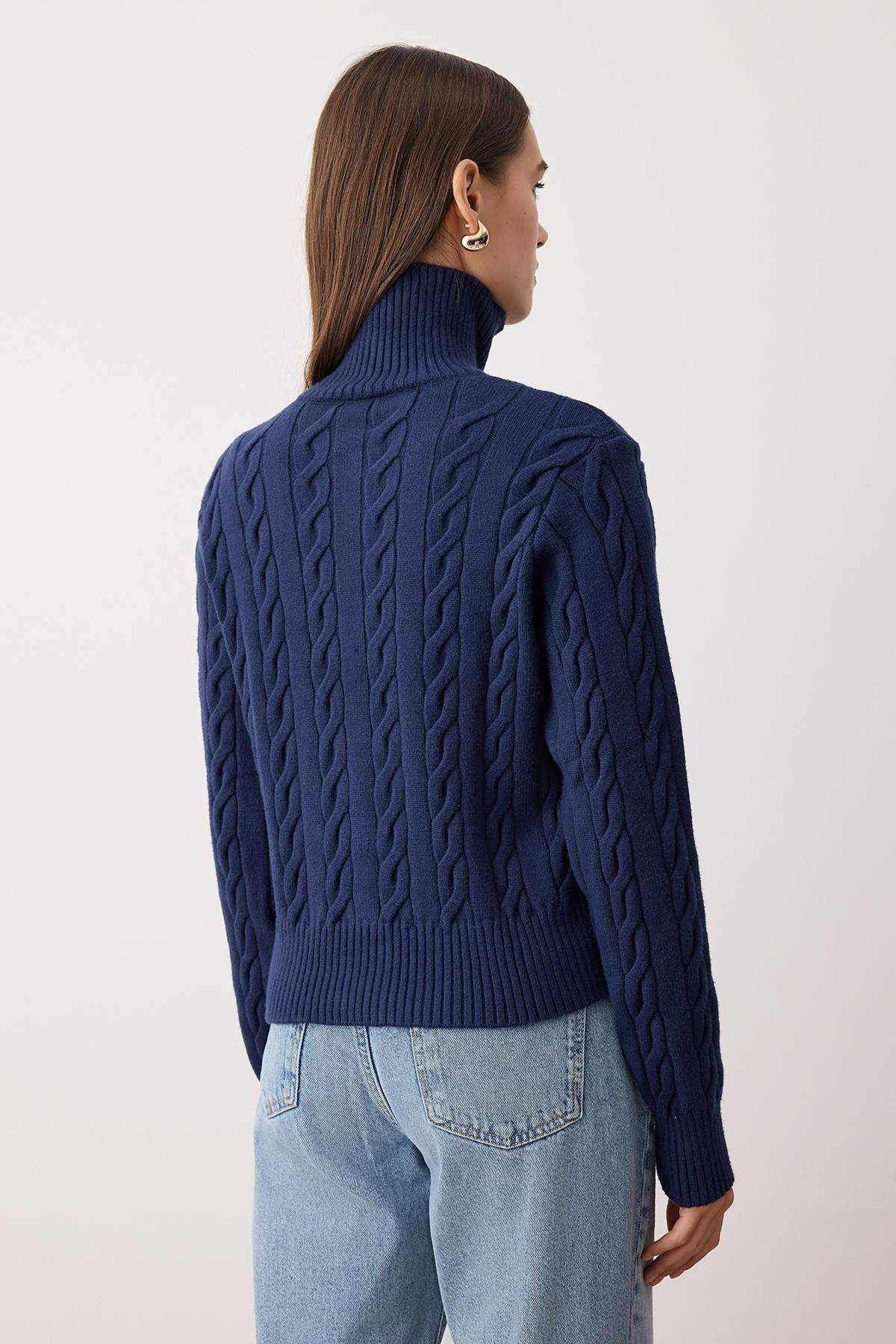 Trendyolmilla  Wardrobe Essentials Lacivert Premium İplikDevrik Yaka Saç Örgülü Basic Triko Hırka | TWOAW26HI00137 - Görsel 4