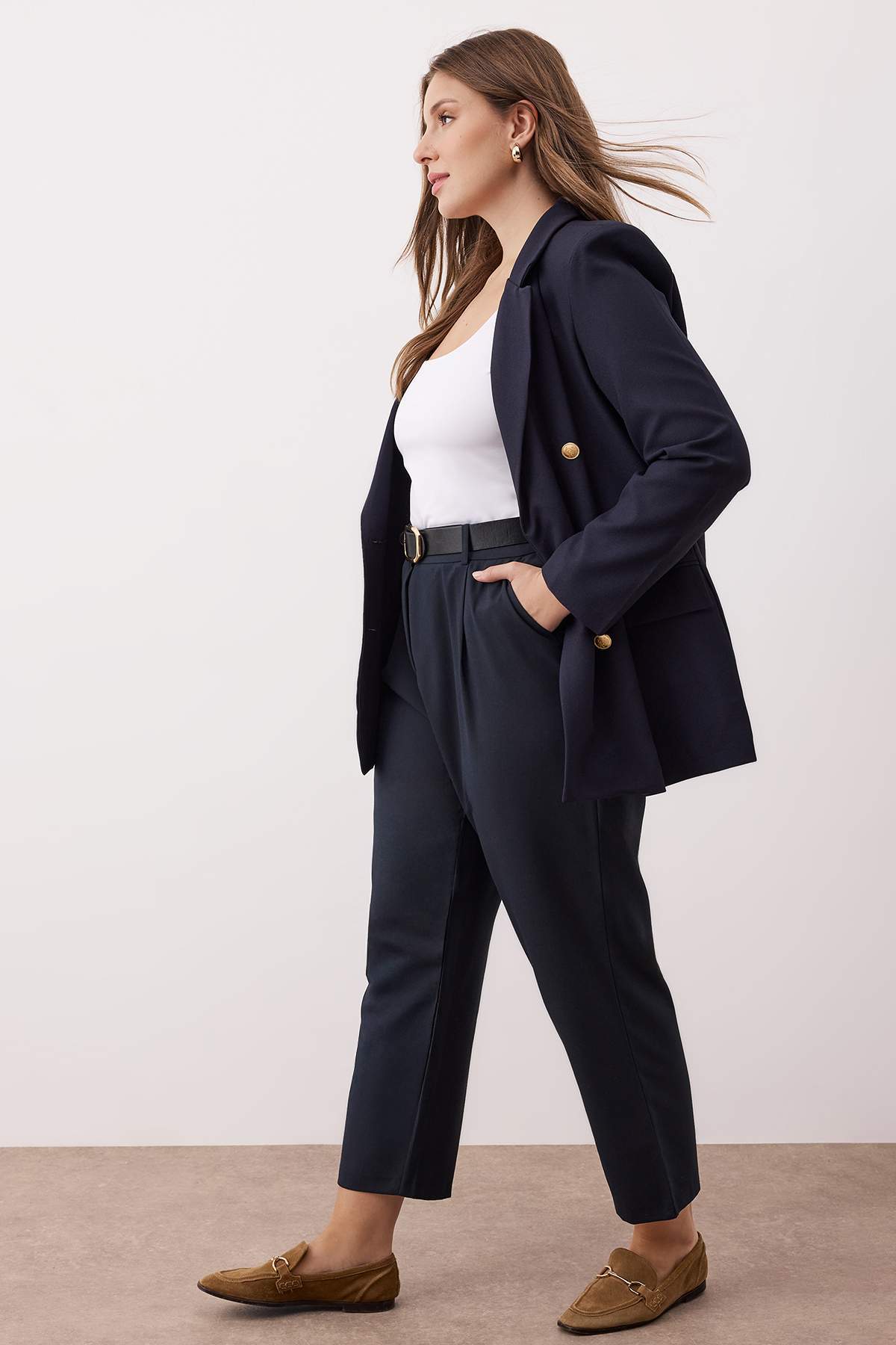 Trendyolmilla  Lacivert Lastik Belli Dokuma Premium Kumaş Büyük Beden Pantolon TBBAW26AR00012 - Görsel 2