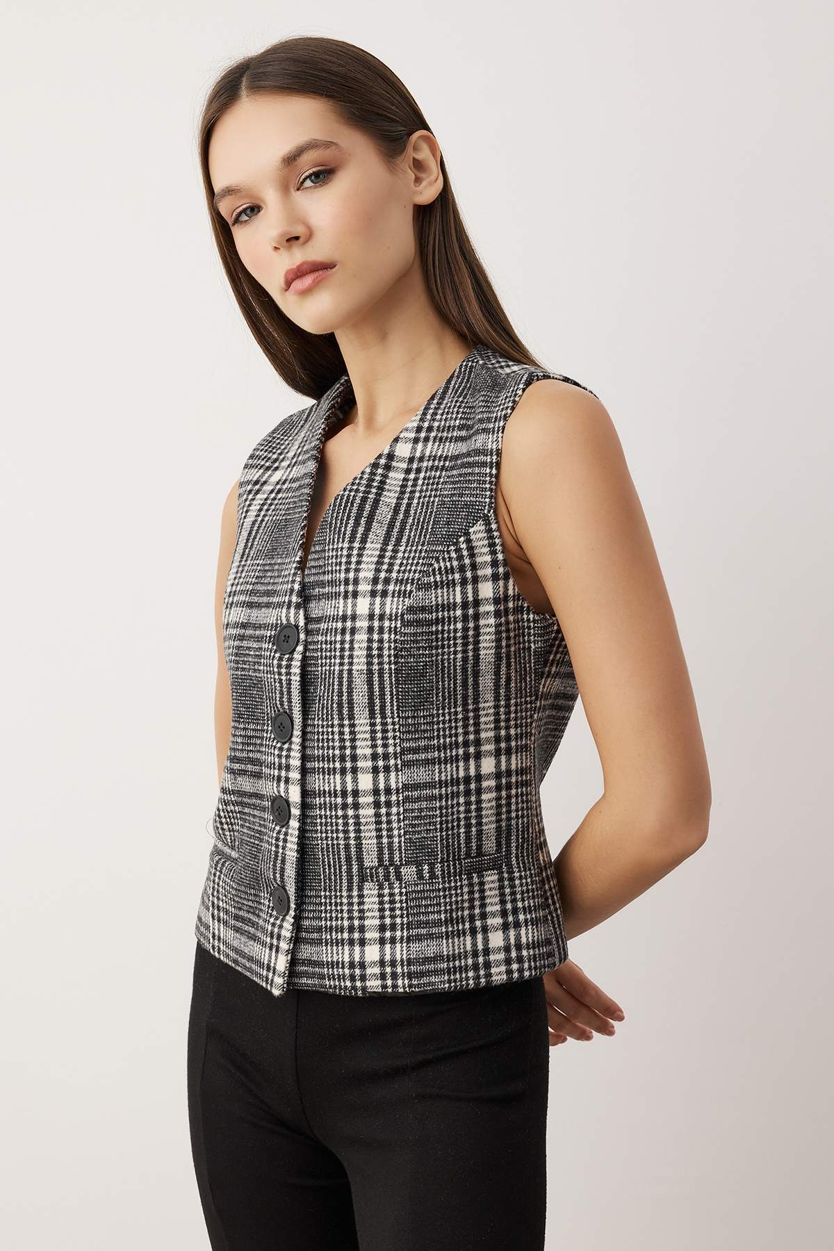 Trendyolmilla Siyah Regular Ekoseli/Kareli Kaşe Dokuma Yelek TWOAW26YE00054