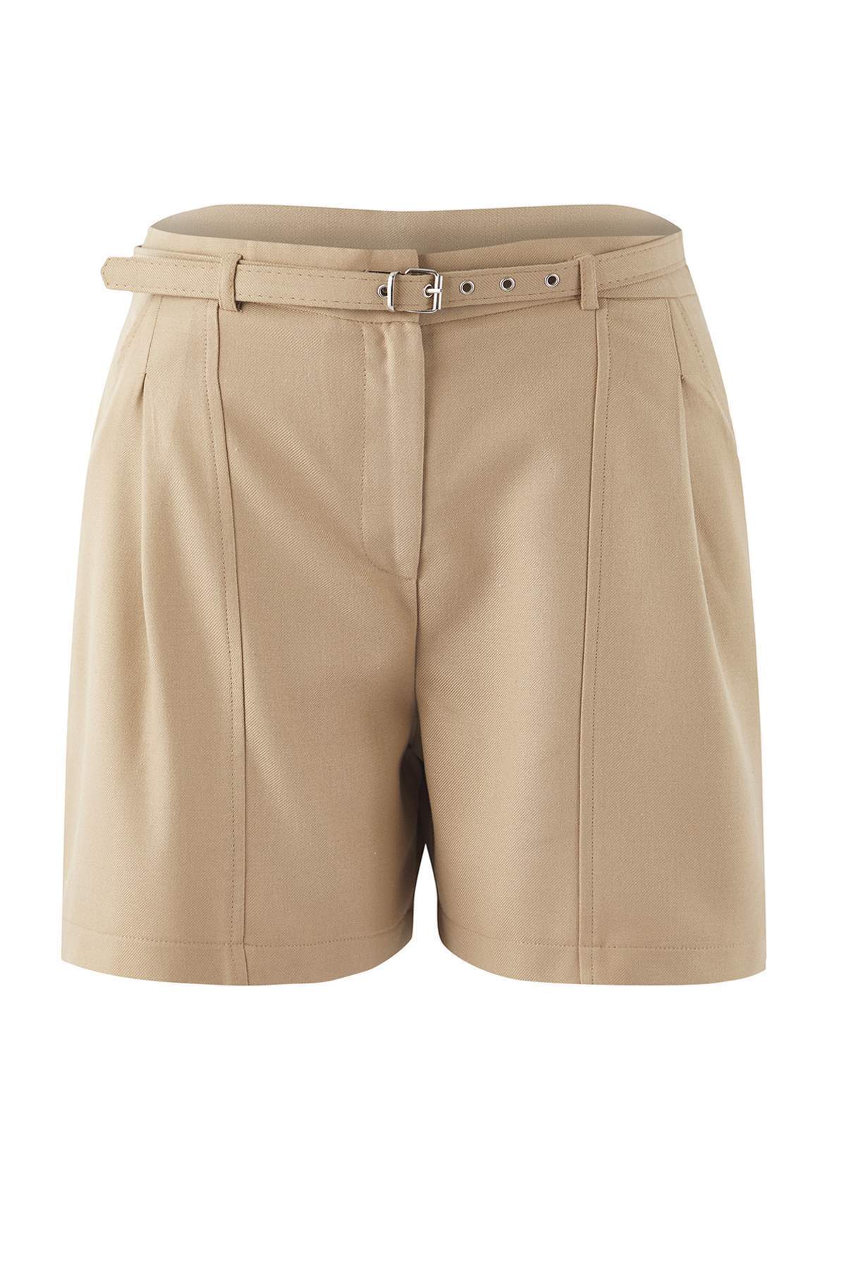 Trendyolmilla  Bej Yüksek Bel Geniş Paça Kısa Kemer Detaylı Büyük Beden Şort & Bermuda TBBAW26AP00005 - Görsel 5