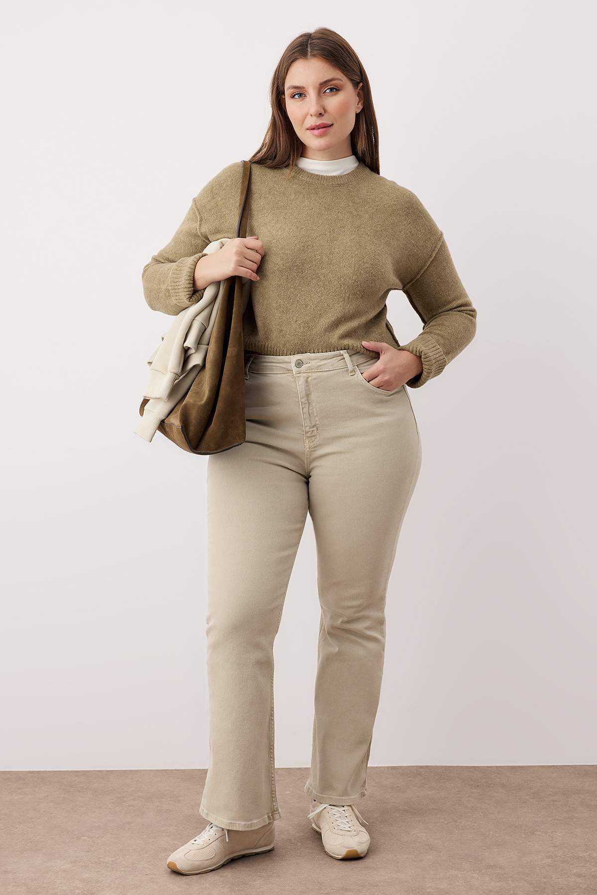 Trendyolmilla Curve Bej Yüksek Bel Esnek Kumaş İspanyol Paça Flare Fit Büyük Beden Jeans TBBAW23JE00001