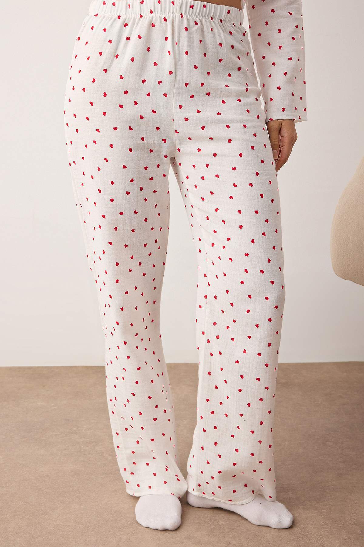 Trendyolmilla  Ekru %100 Pamuklu Kalpli Müslin Kumaş Dokuma Pijama Takımı THMAW26PT00110 - Görsel 3