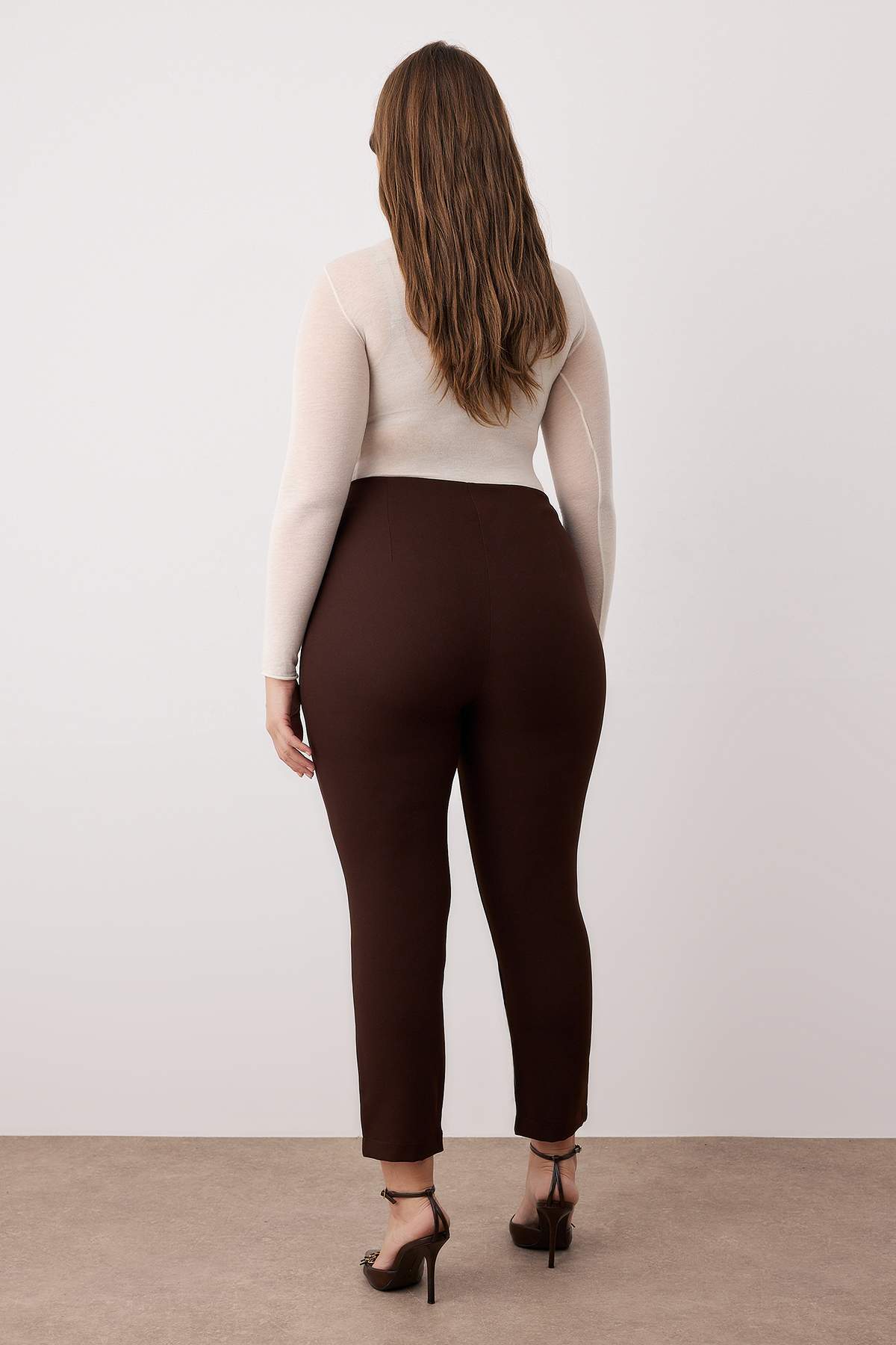 Trendyolmilla  Kahverengi Cigarette Fleto Cepli Dokuma Büyük Beden Kumaş Pantolon TBBAW23AR00015 - Görsel 4