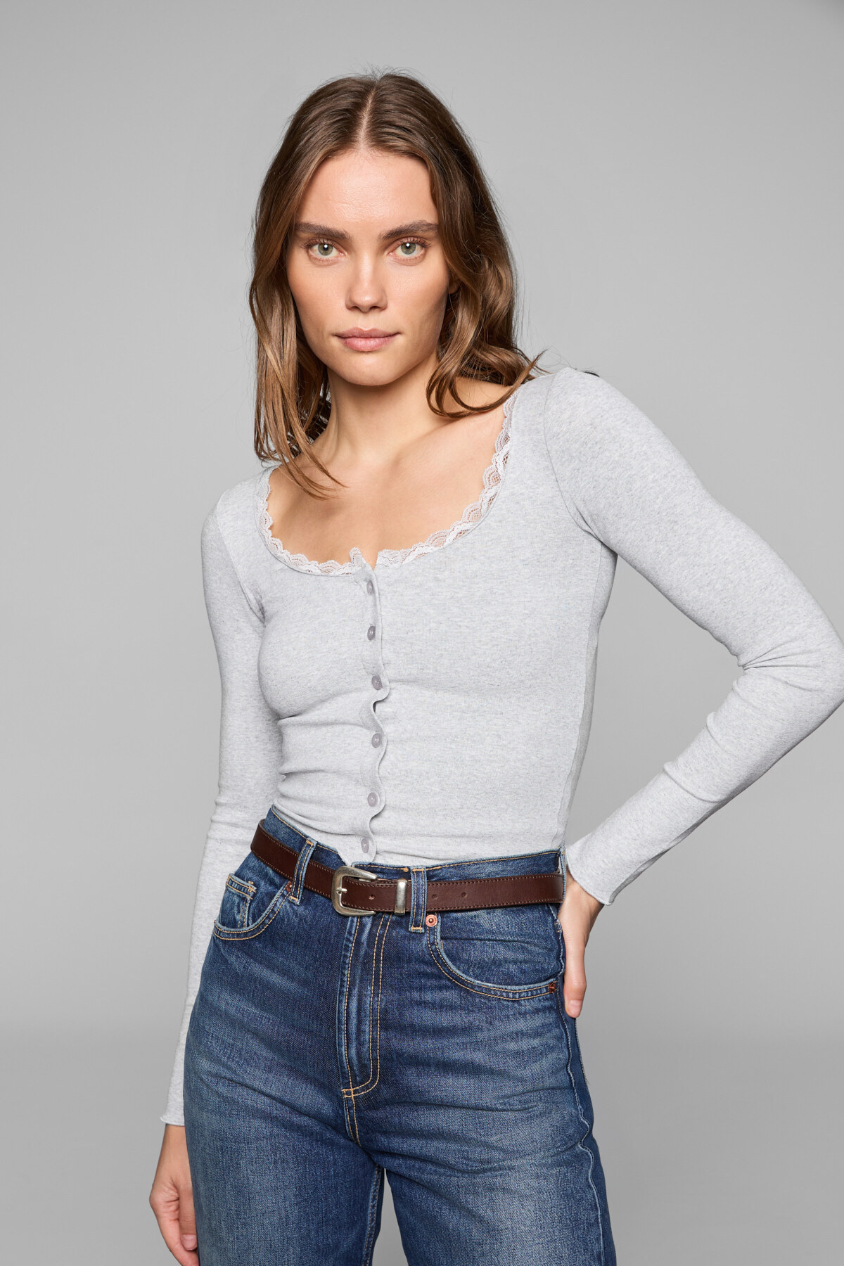 GRIMELANGE  ELVURA Kadın Esnek Kumaşlı Yakası Dantel Detaylı Düğmeli Bluz Ve Atlet İkili Takım Grimelanj Bluz - Görsel 2