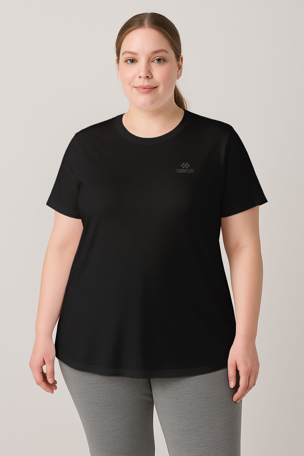 TOMMY LIFE Siyah Baskılı O Yaka Rahat Form Battal Büyük Beden Kadın T-Shirt - 97308