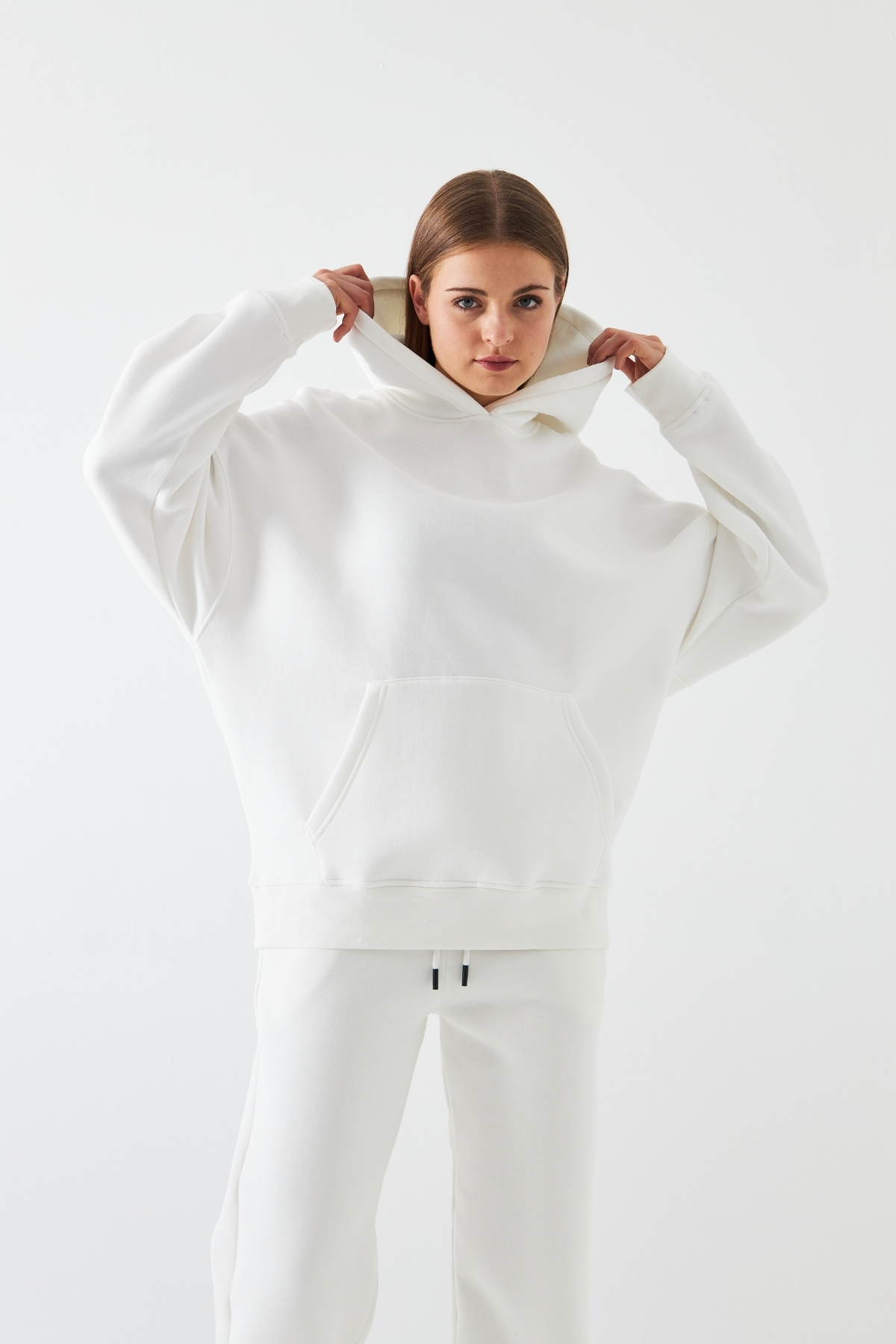 The Champ Clothing  Oversize Unisex Sweatshirt Hoodie Beyaz – Kapüşonlu, 3 İplik Şardonlu Polar, Kanguru Cepli, Basic - Görsel 5