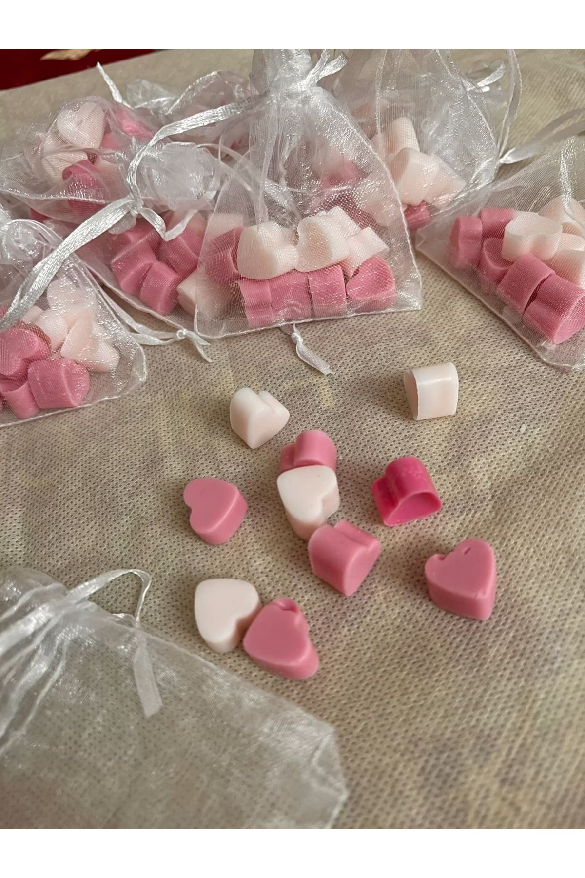 LLAURA CANDLES Kalpli Buhurdanlık mumu beyaz kırmızı ve pembe amber , bebek pudrası , beyaz sabun kokulu 25 adet fotoğrafı 3 (önizleme)