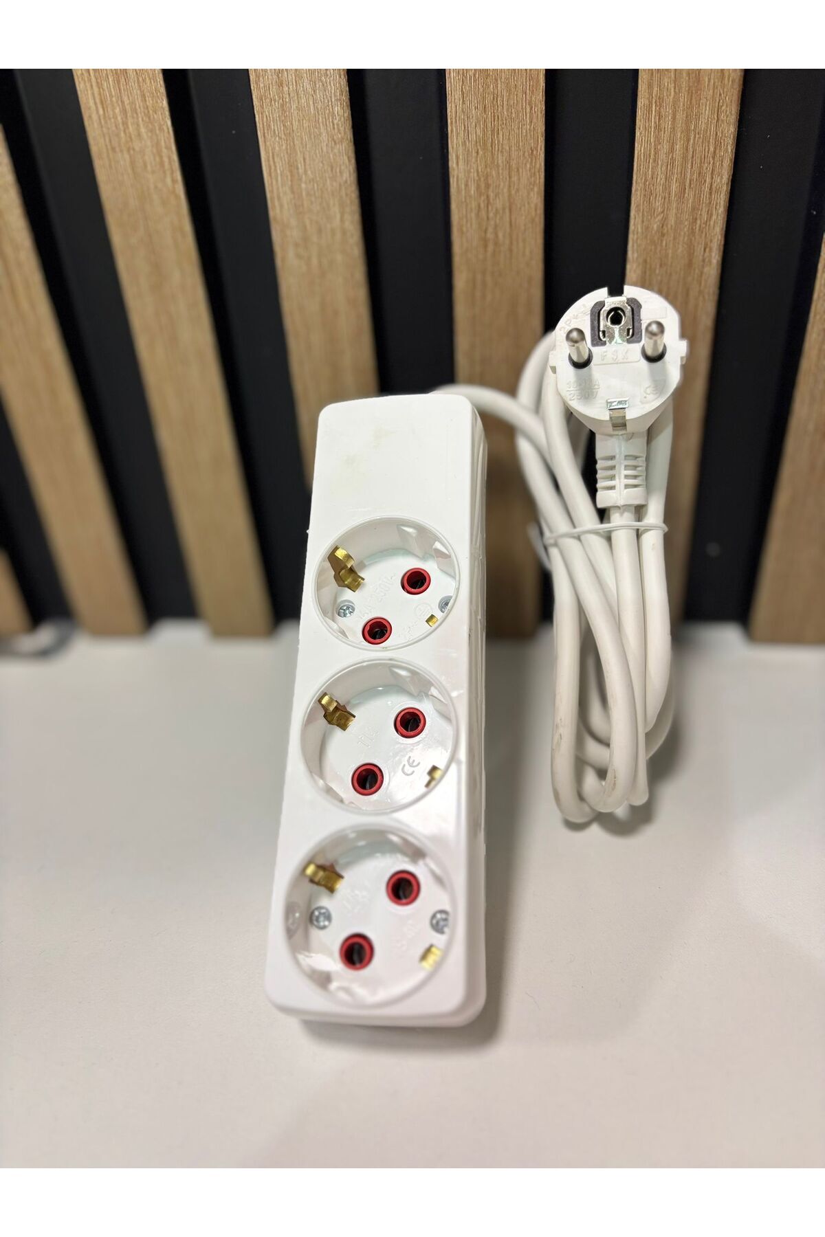 Vip Aydınlatma URAS 3'LÜ 5 METRE KABLOLU TOPRAKLI ARA SEYYAR UZATMA KABLOSU