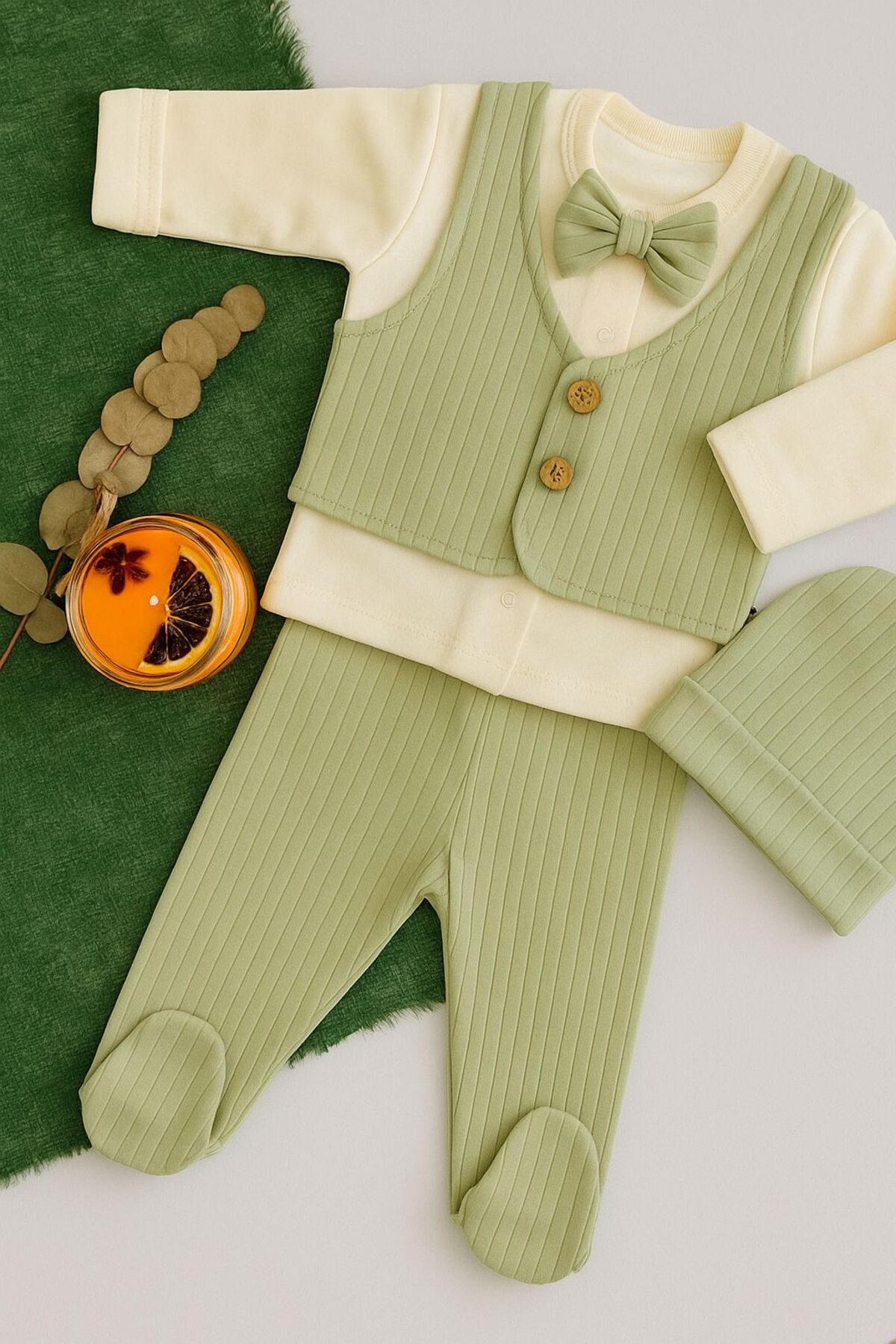 Newborn 0-3 Months Baby Boy Set with Vest and Hat with Bootees and Bootees - Green