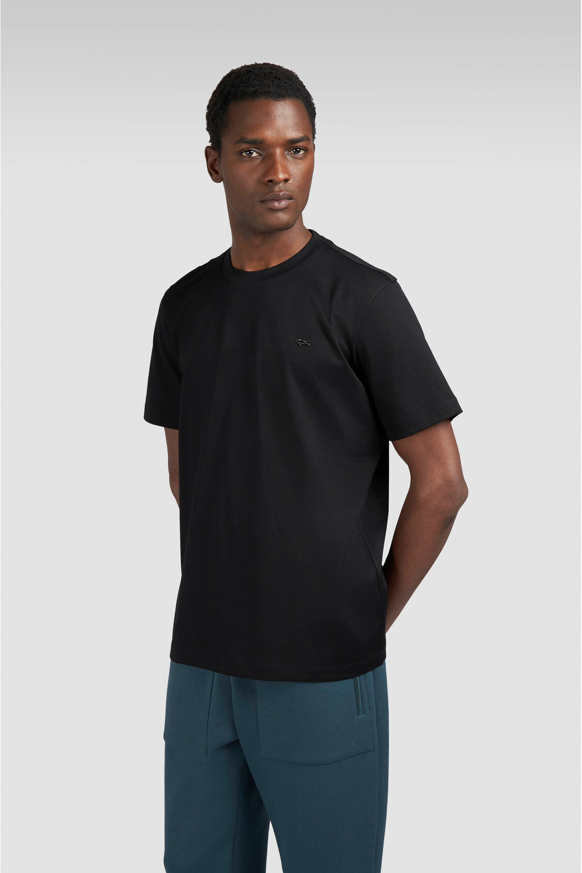 پال اند شارک تی‌شرت مردانه یقه گرد معمولی فیت، ۱۰۰٪ پنبه، آستین کوتاه، مشکی-نقره‌ای با لوگوی کوسه ۱۵۳۱۱۶۱۰-