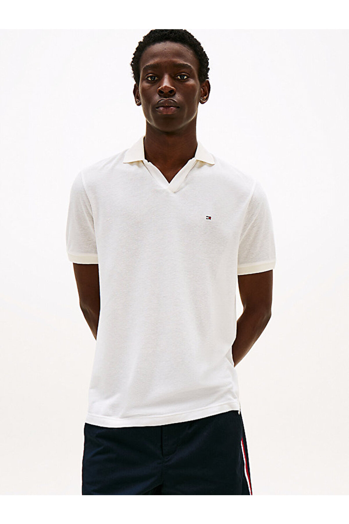 تامی هیلفیگر تی‌شرت مردانه طرح جانی پولو از جنس کتان و طرح مدال