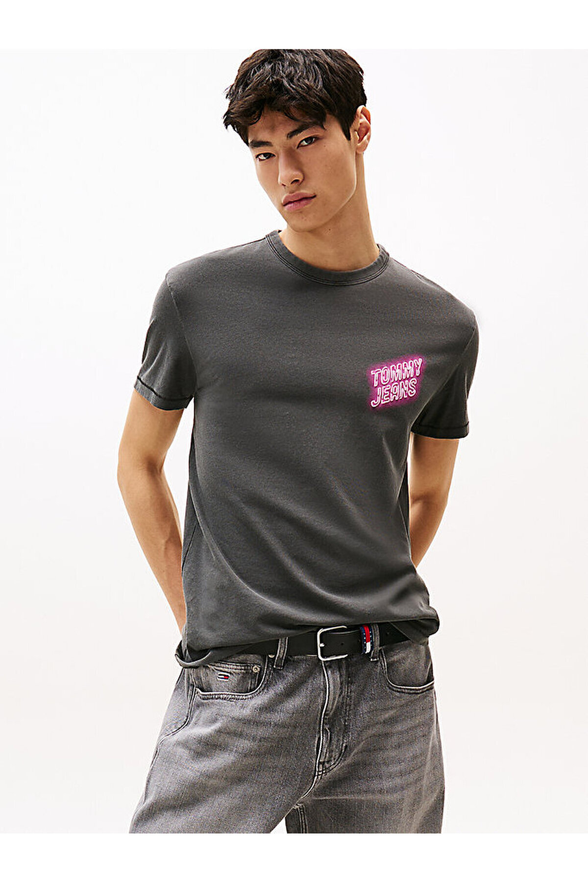 تامی هیلفیگر تی شرت مردانه طرح tjm کد 1001