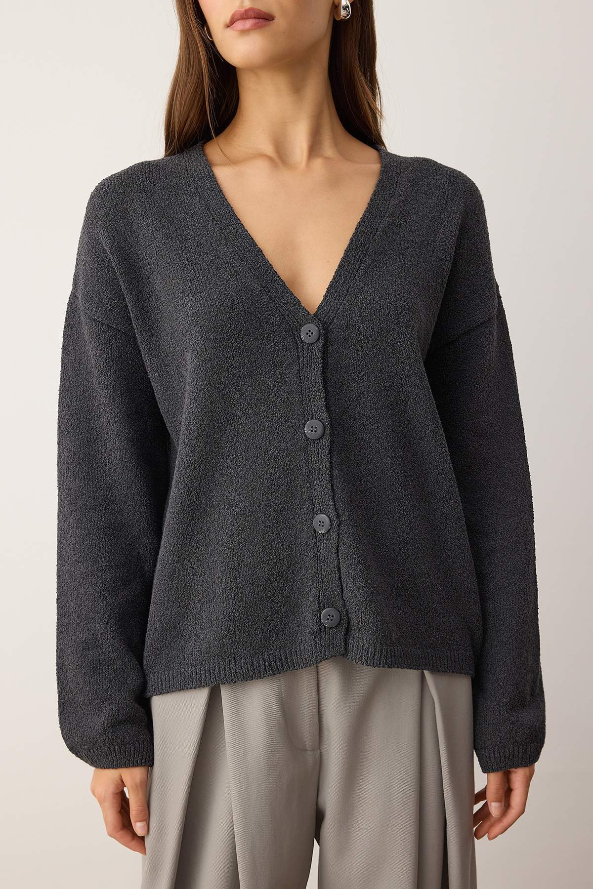 Trendyolmilla  More Sustainable Antrasit Pamuk Karışımlı Kalıp Triko Hırka TWOAW26HI00107 - Görsel 3