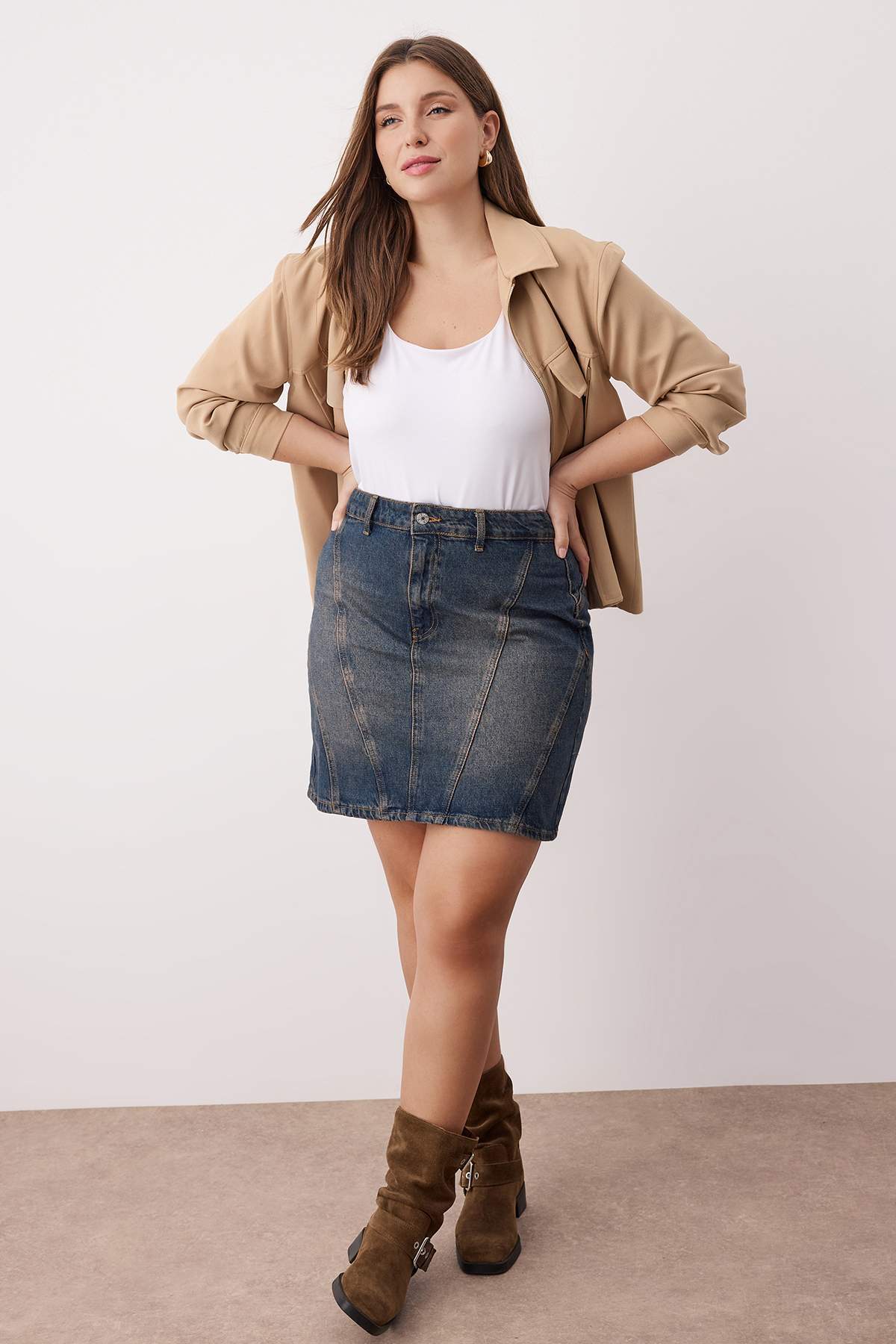 Trendyolmilla  More Sustainable Koyu Mavi Dikiş Detaylı %100 Pamuk Non-Stretch Mini Denim Etek TBBAW26AZ00037