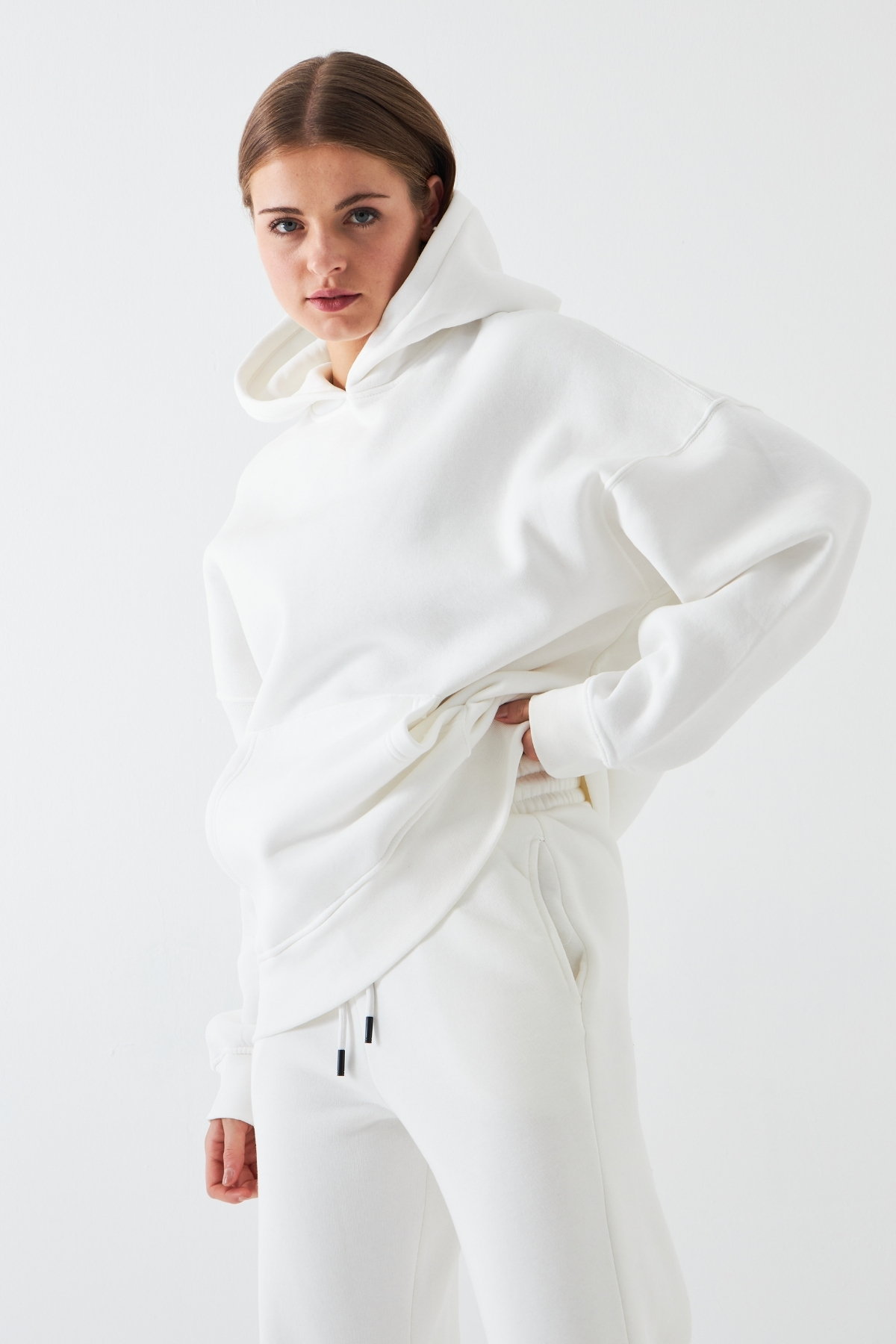 The Champ Clothing  Oversize Unisex Sweatshirt Hoodie Beyaz – Kapüşonlu, 3 İplik Şardonlu Polar, Kanguru Cepli, Basic - Görsel 6