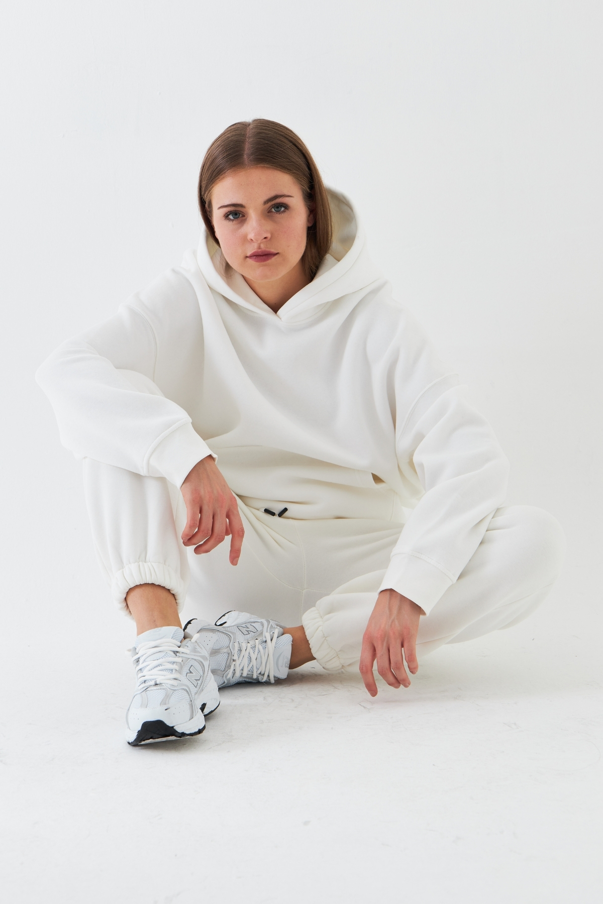 The Champ Clothing  Oversize Unisex Sweatshirt Hoodie Beyaz – Kapüşonlu, 3 İplik Şardonlu Polar, Kanguru Cepli, Basic - Görsel 3