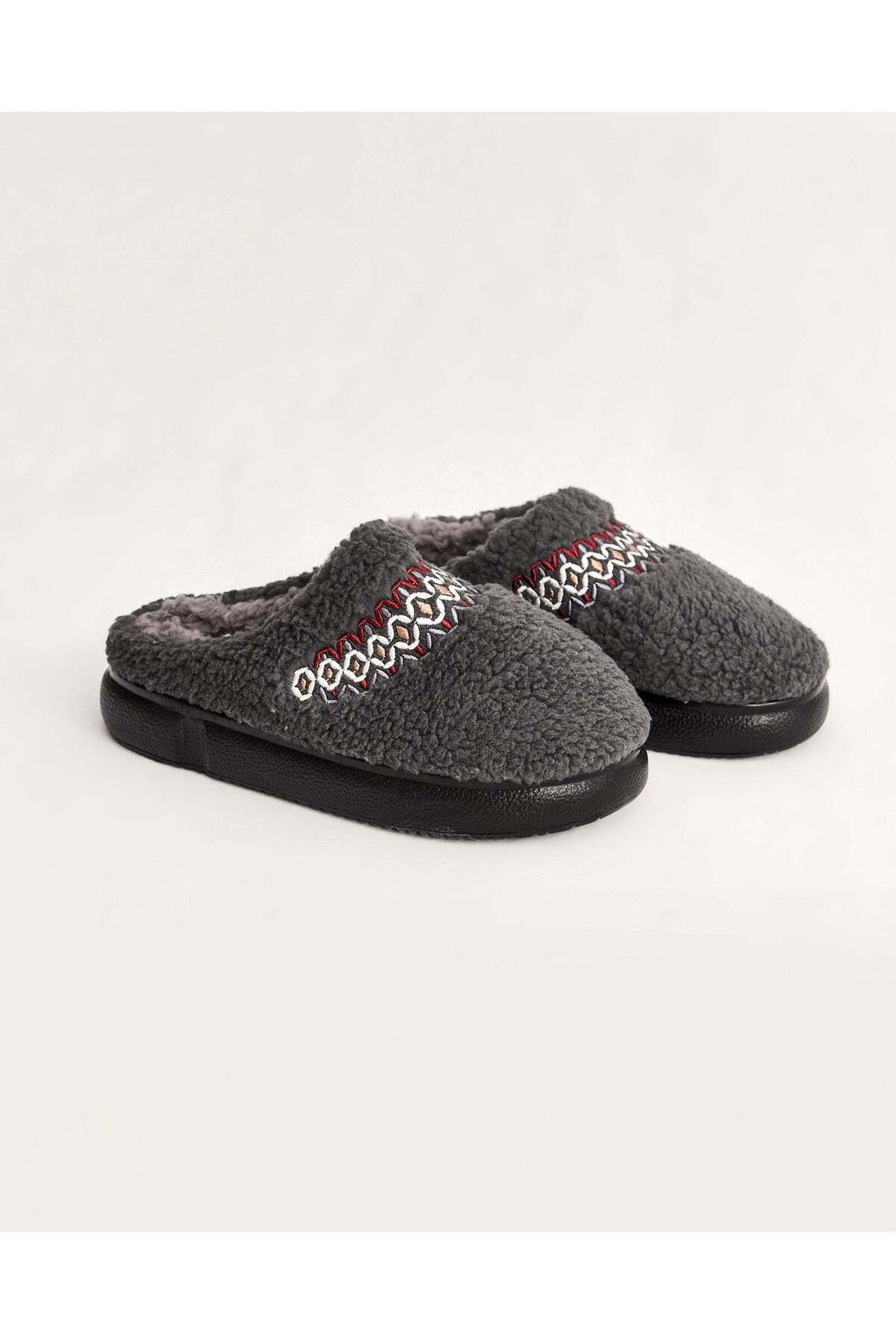Chirpy Kadın Kışlık Peluş Ev İçi Ayakkabı – Camel Ve Gri Desenli Şerit Detaylı, Etnik Desenli Rahat Poliüre