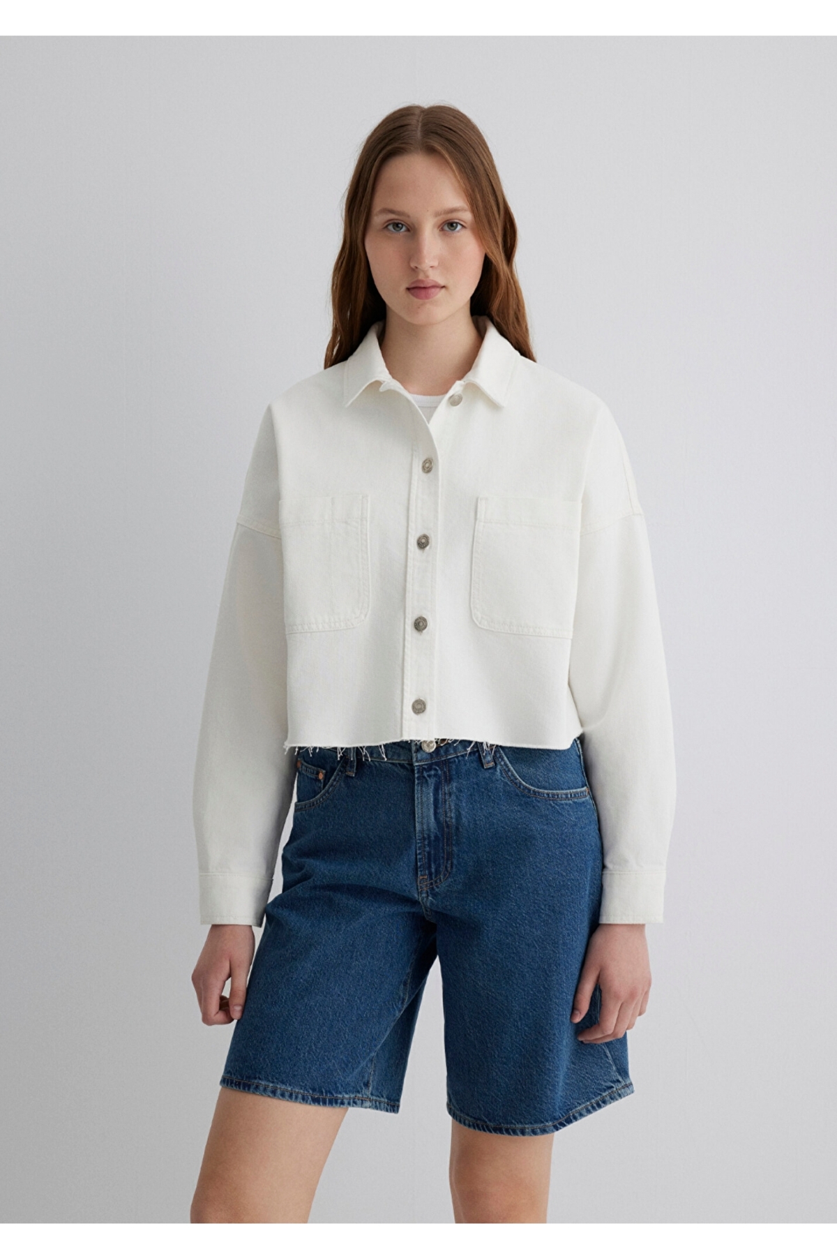 vivi 90lar jean crop kesim %100 pamuk gömlek — سفید 197390517833(özse giyim) — تصویر 2 از 4