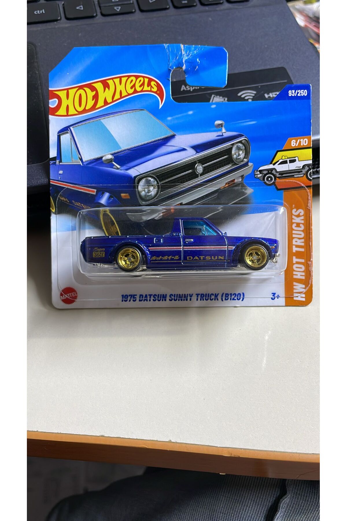 ミニカー Hot Wheels Datsun Sunny Truck 1975 Sth 1_org_zoom.jpg
