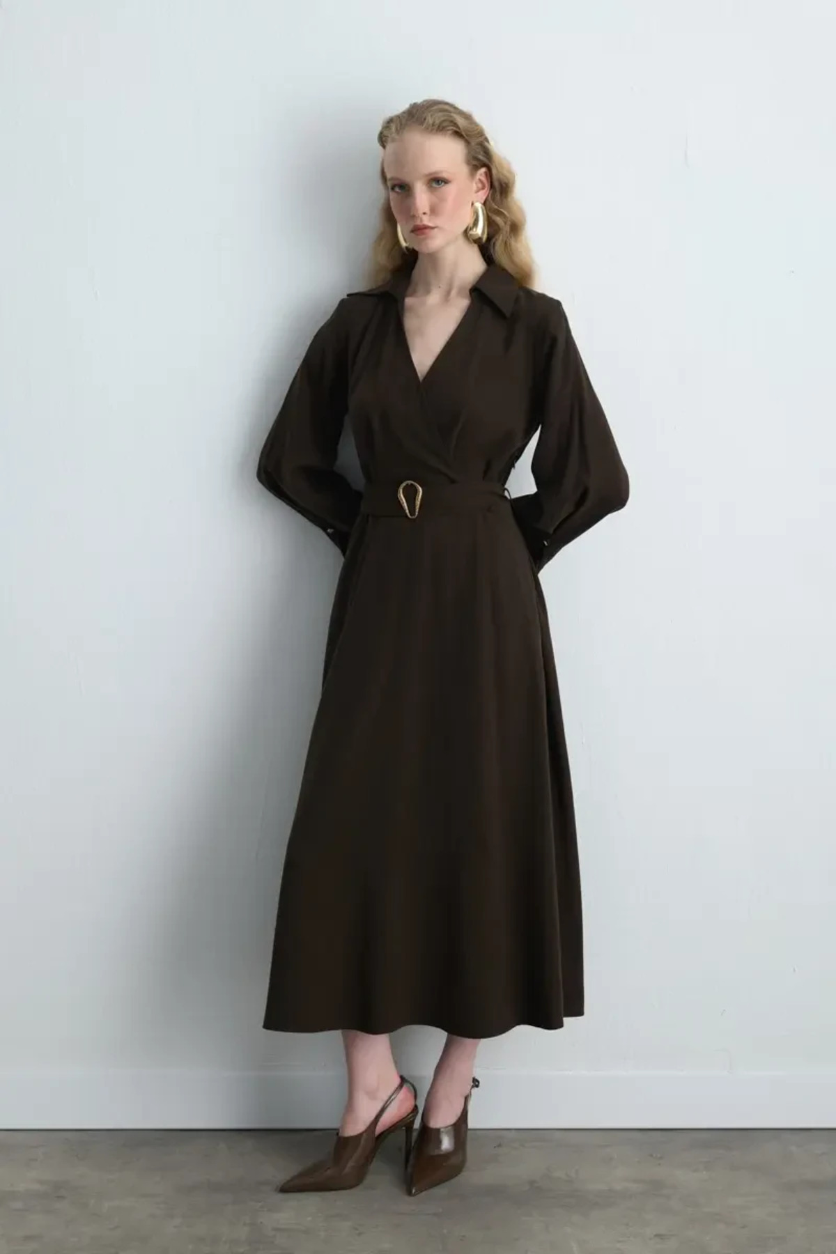 Gusto  Anvelop Kesim Uzun Lyocell Elbise - Kahverengi - Görsel 2