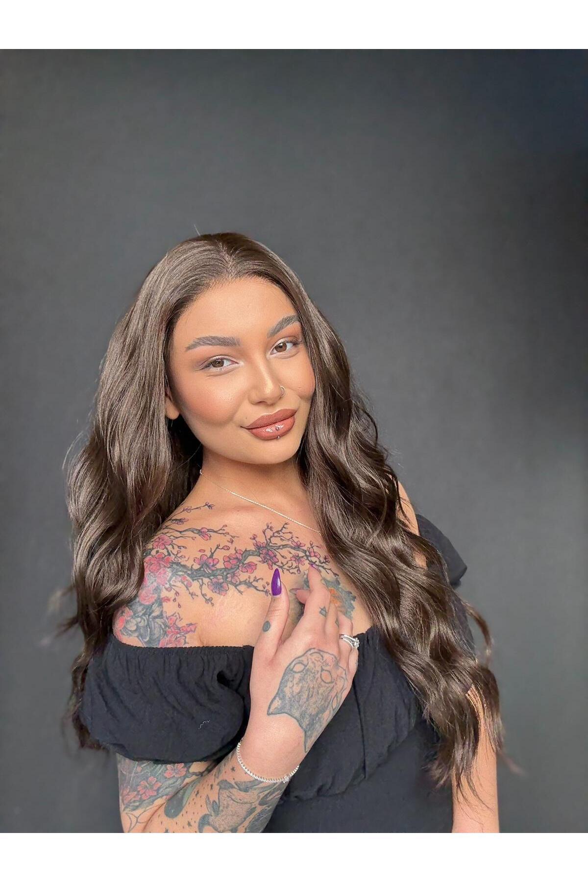 Suzan Peruk Doğal Dalgalı Her yöne ayrım olan Medikal Tam tül peruk. Her başa %100 uyumludur