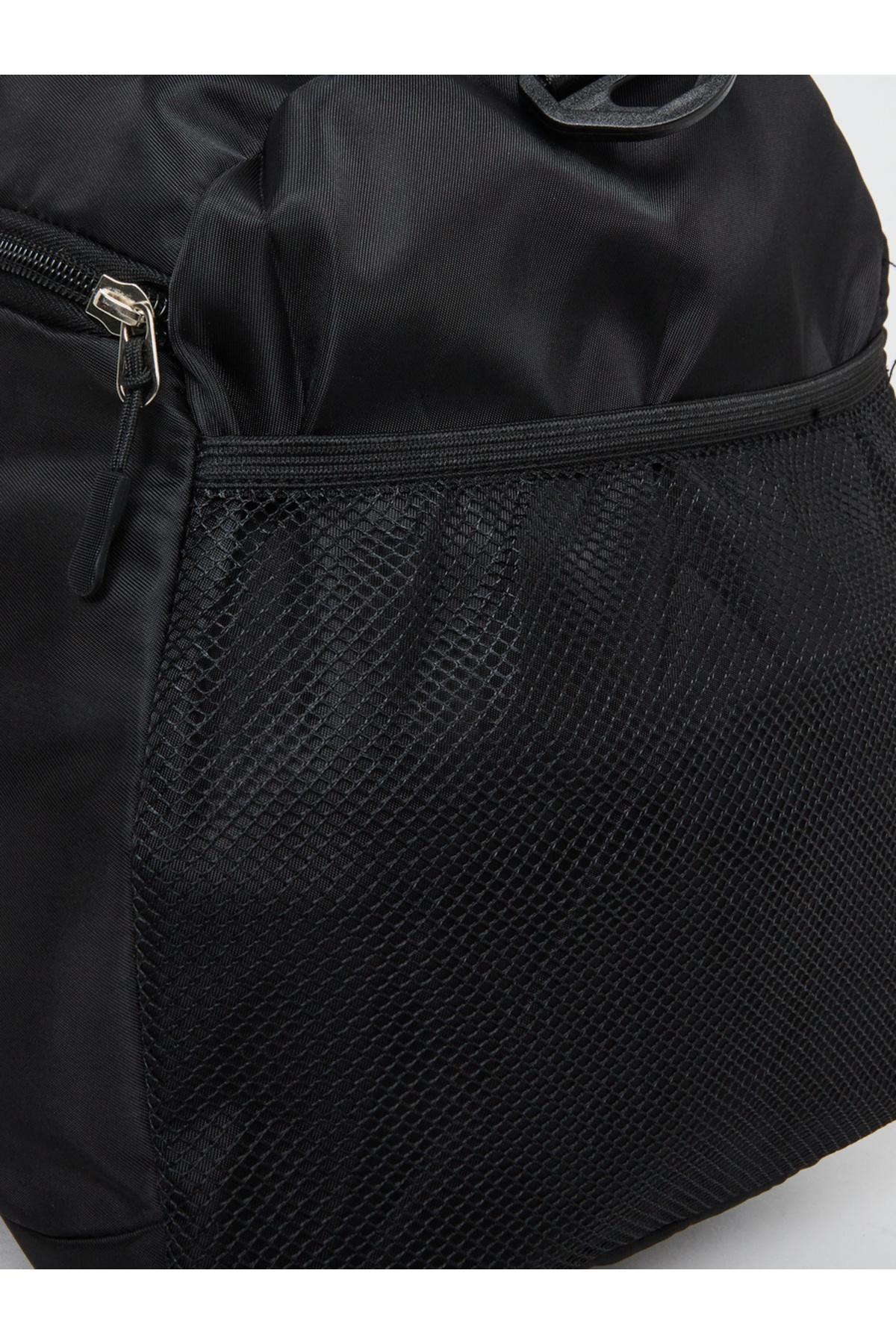 حقيبة رياضية مطبوع بتفاصيل ومقابض مزدوجة