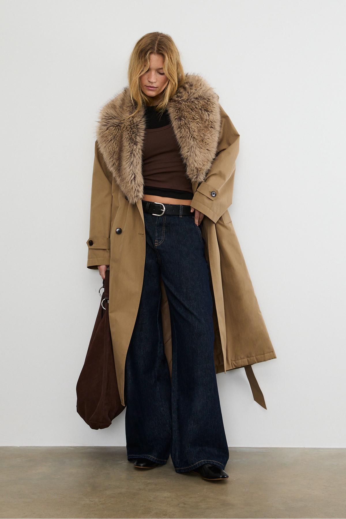 Stradivarius Suni kürk detaylı uzun dolgulu trençkot