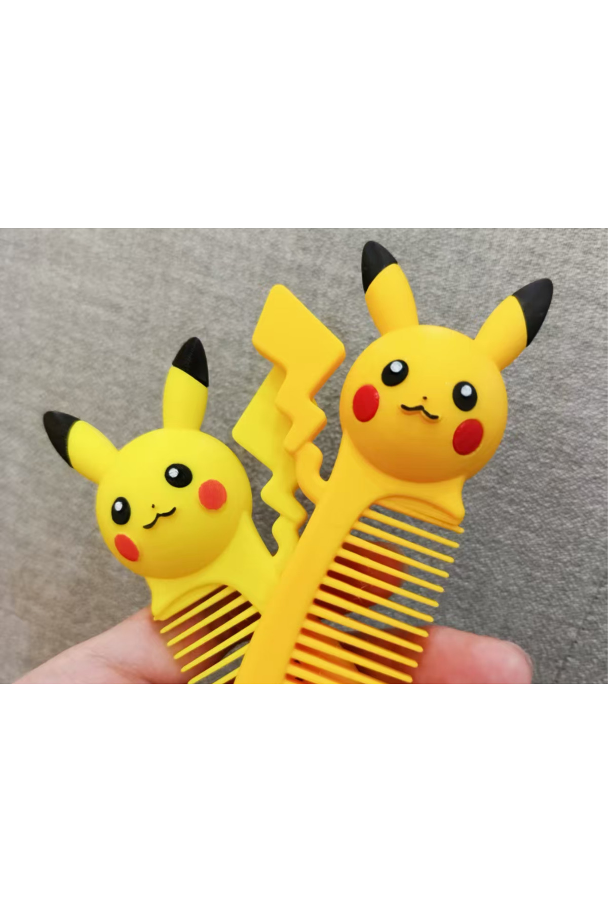 Pikachu Temalı Çocuk Saç Tarağı – 3D Baskı Dekoratif ve Kullanışlı Obje (12 cm)
