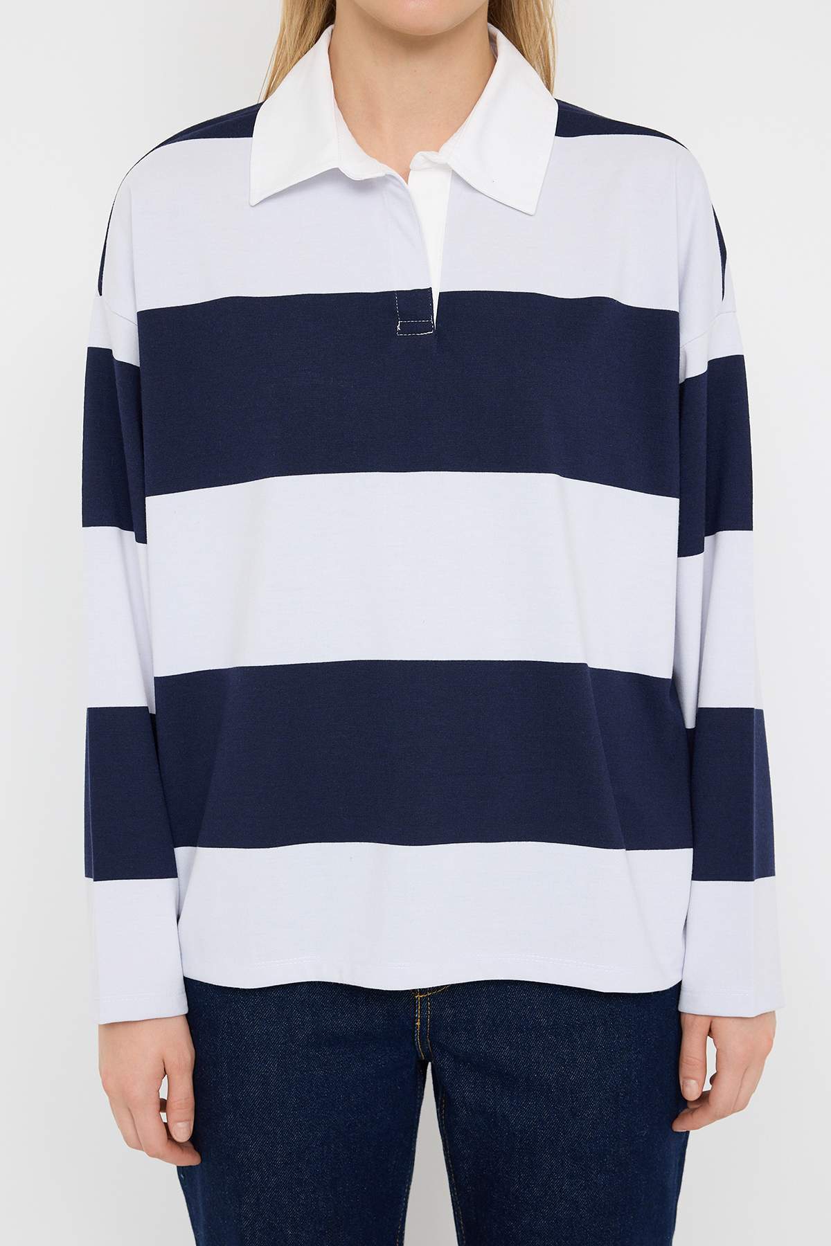 Trendyolmilla  Lacivert Çizgili Polo Yaka Oversize/Geniş Kalıp Örme Sweatshirt TWOAW26SW00051 - Görsel 3