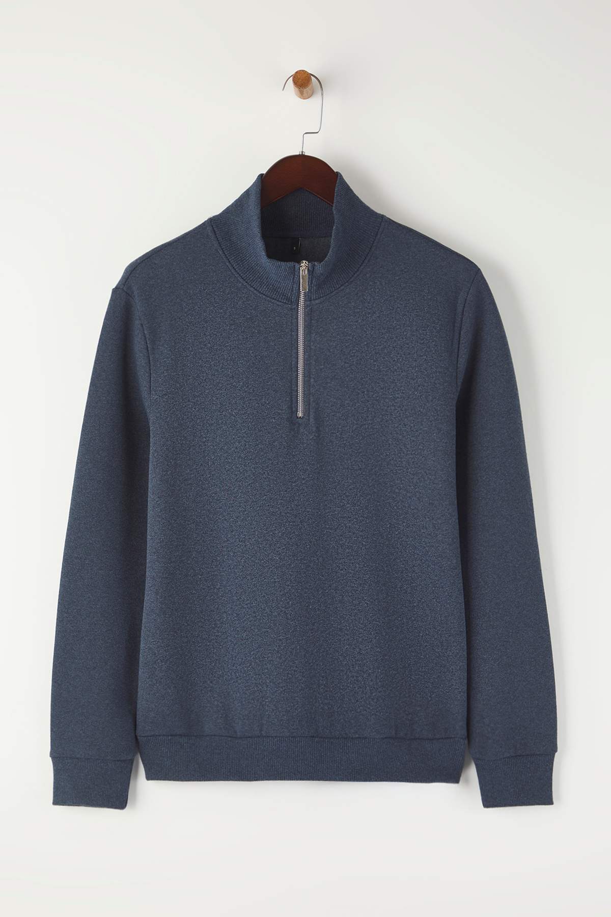 Trendyolmilla Man Indigo Regular/Normal Kesim Dik Yaka Kalın İçi Polarlı Sweatshirt TMNAW26SW00021