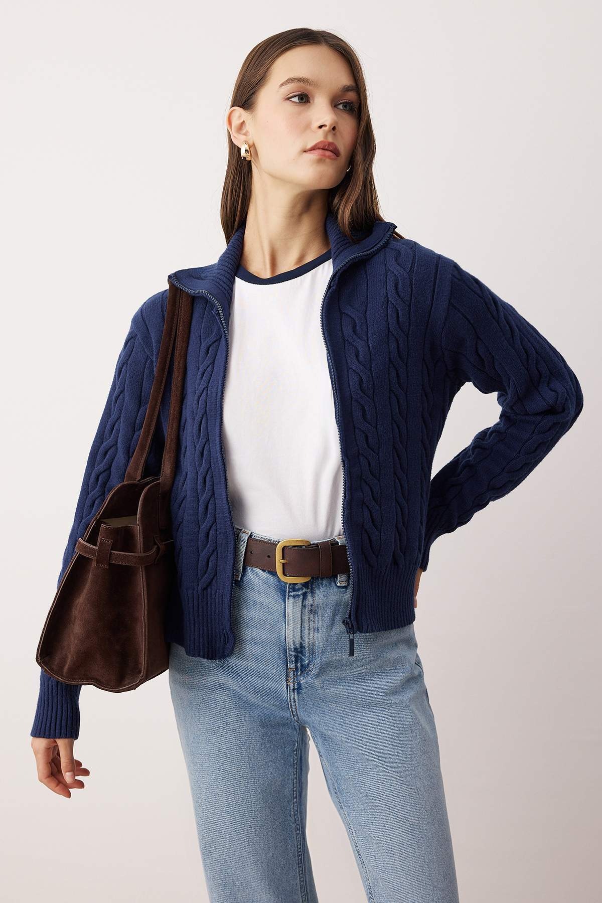 Trendyolmilla  Wardrobe Essentials Lacivert Premium İplikDevrik Yaka Saç Örgülü Basic Triko Hırka | TWOAW26HI00137