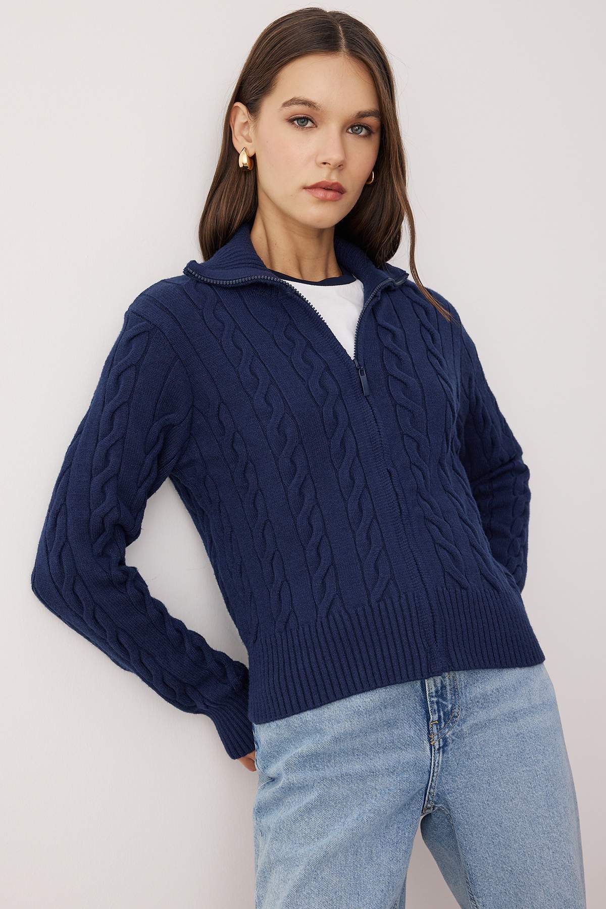 Trendyolmilla  Wardrobe Essentials Lacivert Premium İplikDevrik Yaka Saç Örgülü Basic Triko Hırka | TWOAW26HI00137 - Görsel 2