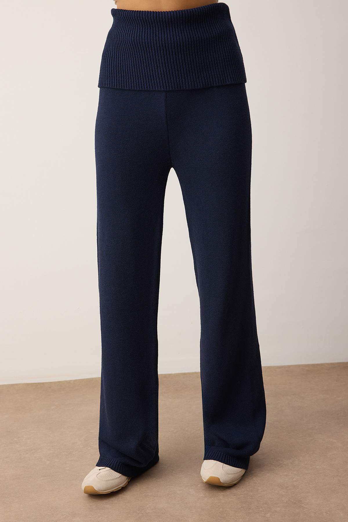 Trendyolmilla  Lacivert Yumuşak Dokulu Saç Örgülü-Düz Triko Alt - Üst Takım TWOAW26AU00009 - Görsel 3