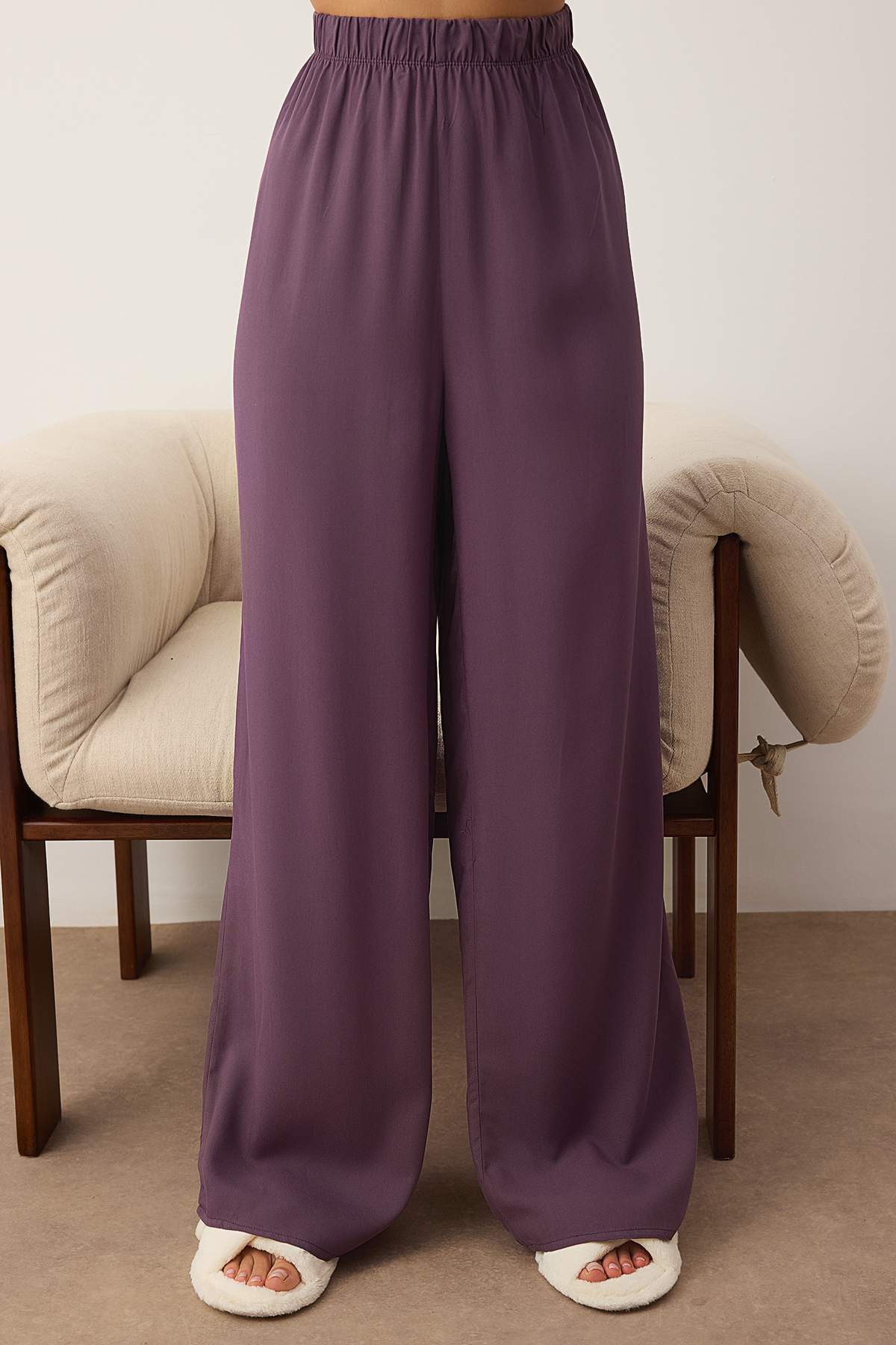 Trendyolmilla  Mürdüm Kuşaklı Biye Detaylı Kruvaze Viskon Dokuma Pijama Takımı THMAW22PT1109 - Görsel 4