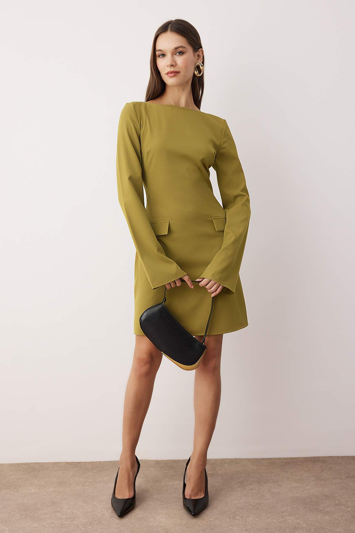 Trendyol Collection Olajzöld zsebes részletekkel ellátott rövid / mini szőtt ...