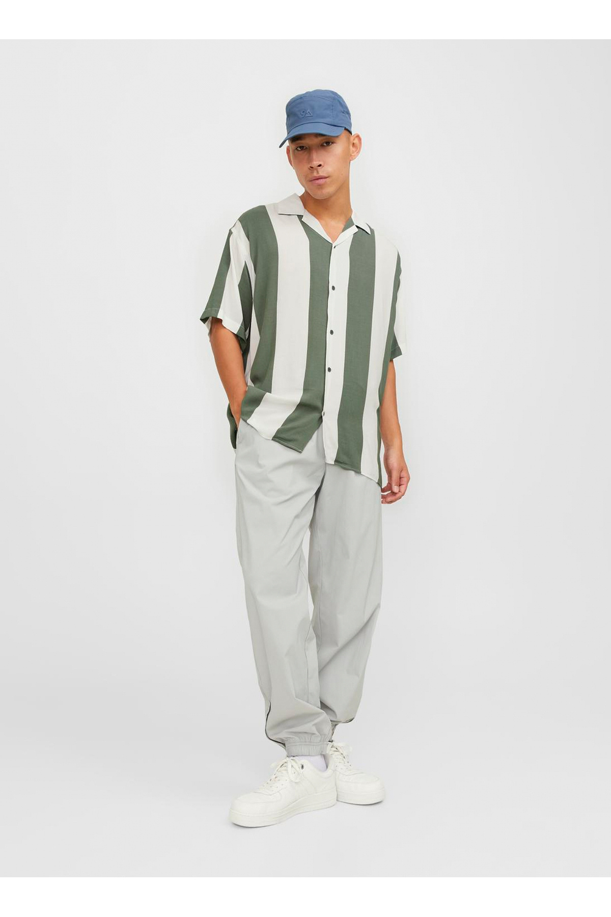 جک اند جونز پیراهن مردانه خاکی آرام JCOJEFF AOP RESORT SHIRT SS RELAX L