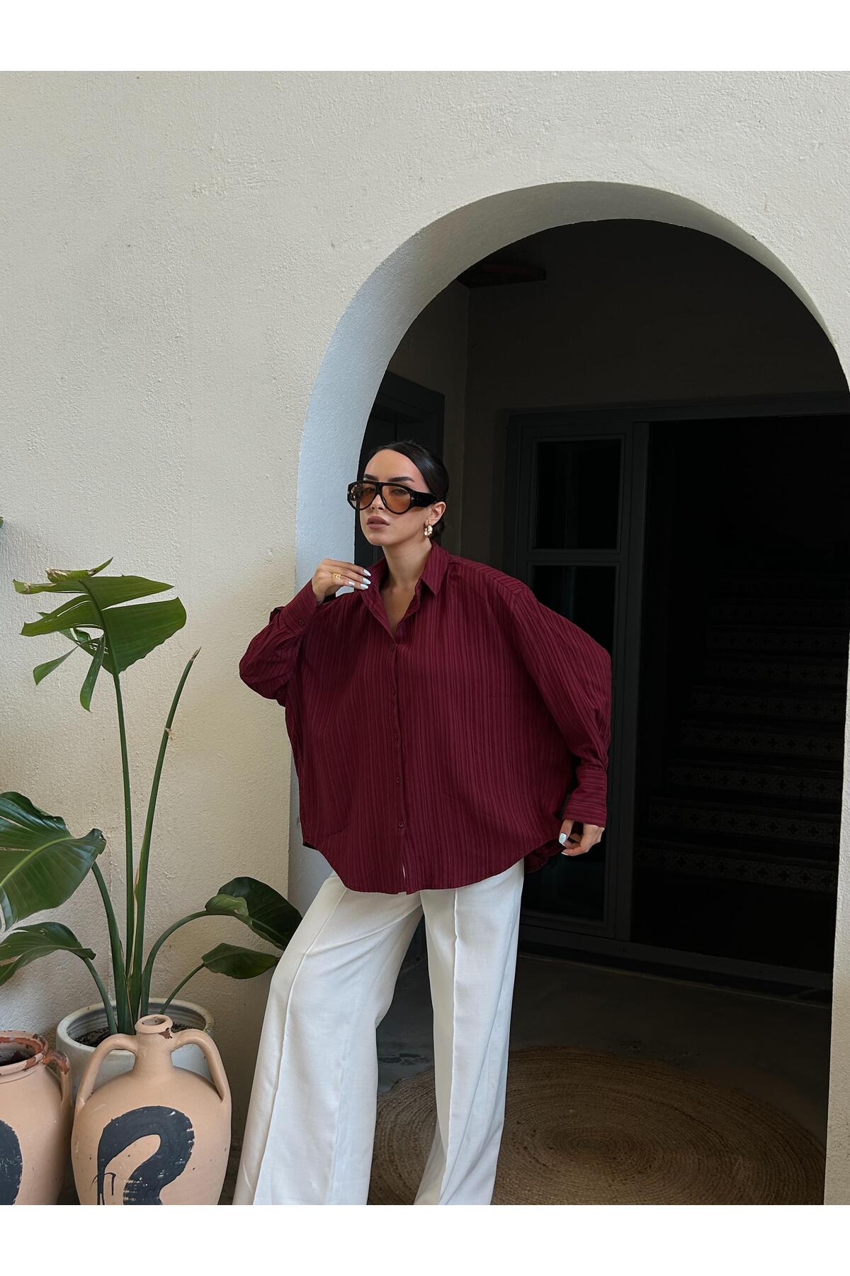 minaaise Bordo Oversize Geniş Manşetli Kadın Gömlek 27384 fotoğrafı 2 (önizleme)
