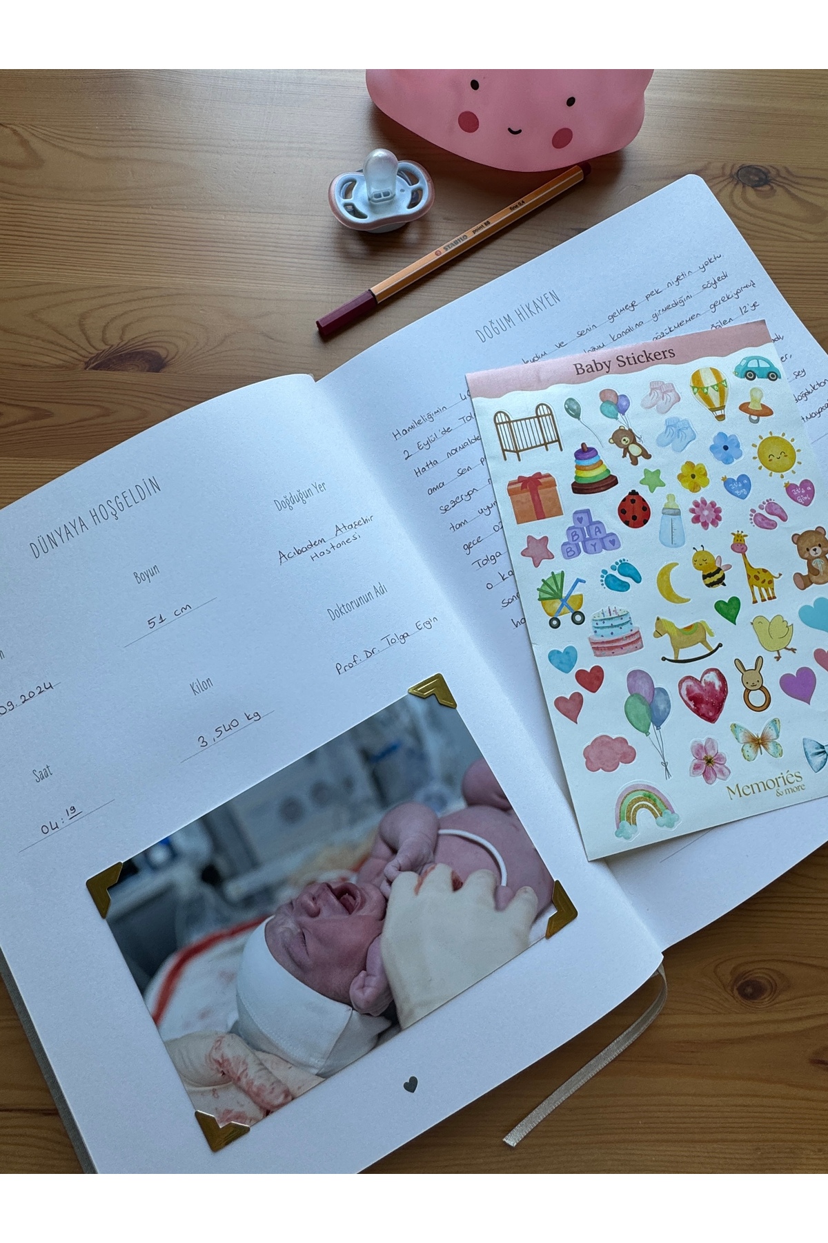 Memories and more Bebek Anı Defteri - Keten Kumaş Kapak & Altın Yaldız Baskılı fotoğrafı 6 (önizleme)