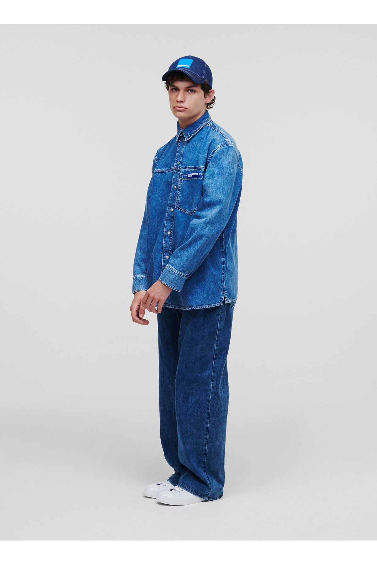 کارل لگرفیلد پیراهن مردانه جین معمولی KLJ، آبی، سایز معمولی، کد ۲۳۱D۱۶۰۲