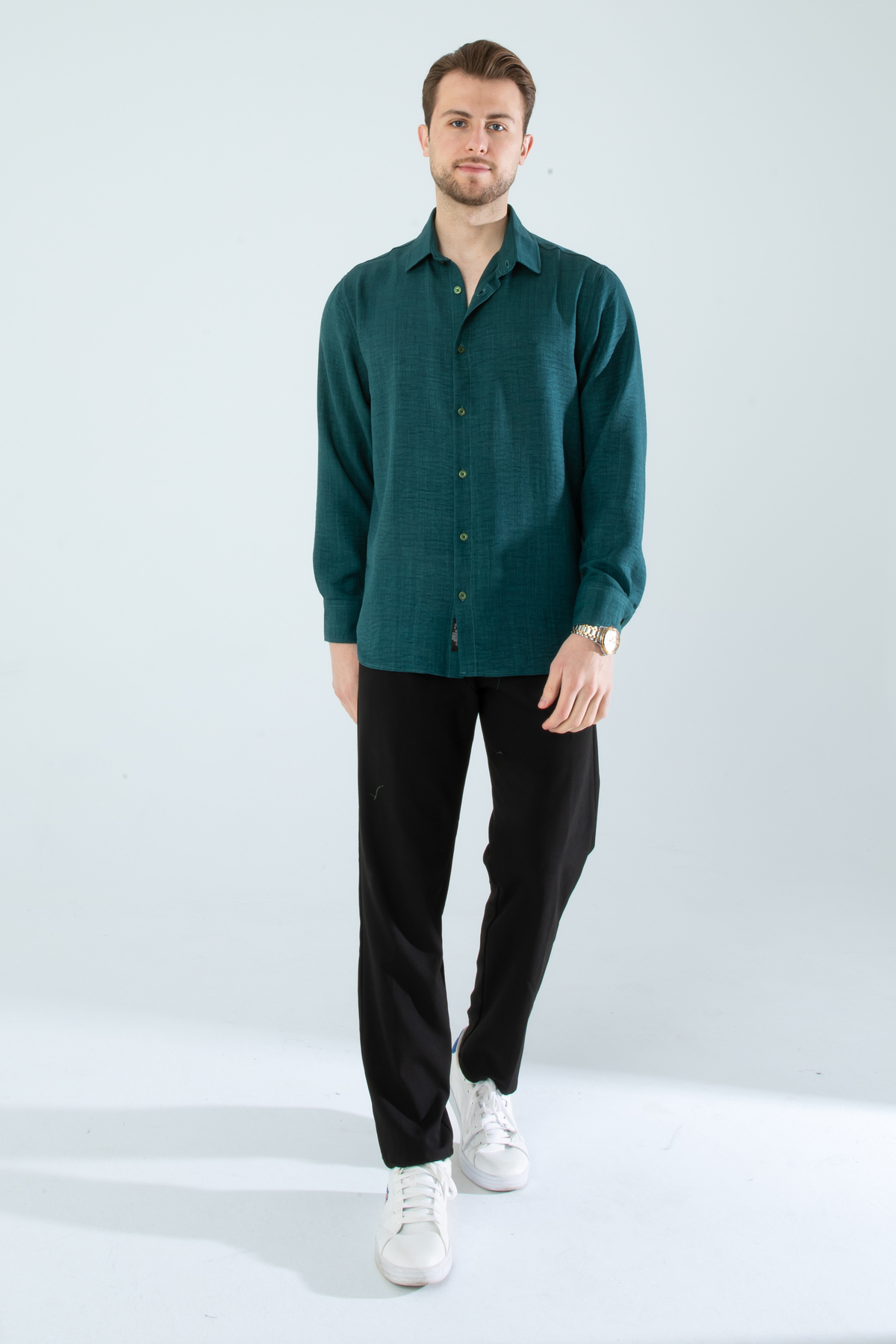 قميص رجالي من الكتان ذو ملمس نفطي كبير الحجم