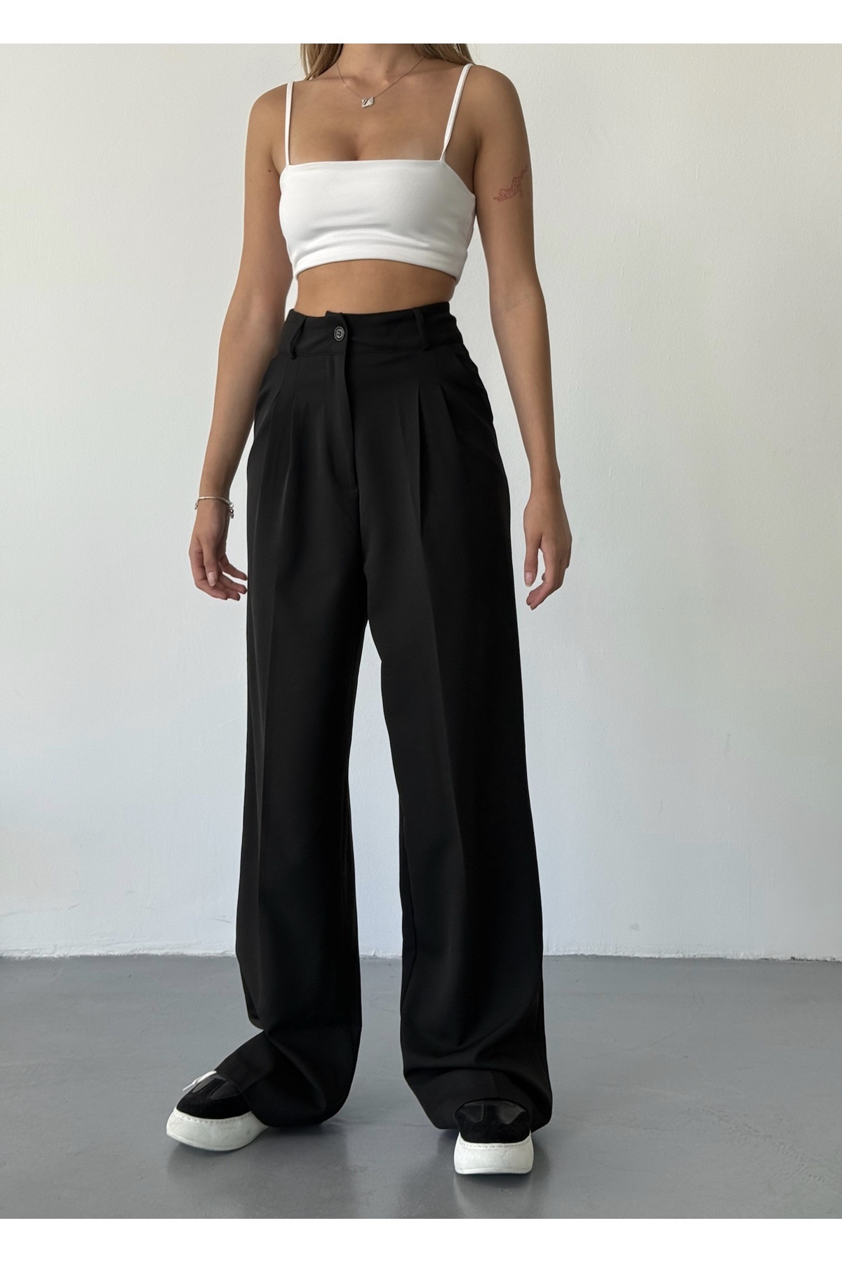 BEJNA Dámské černé kalhoty Palazzo s detaily z plisované látky