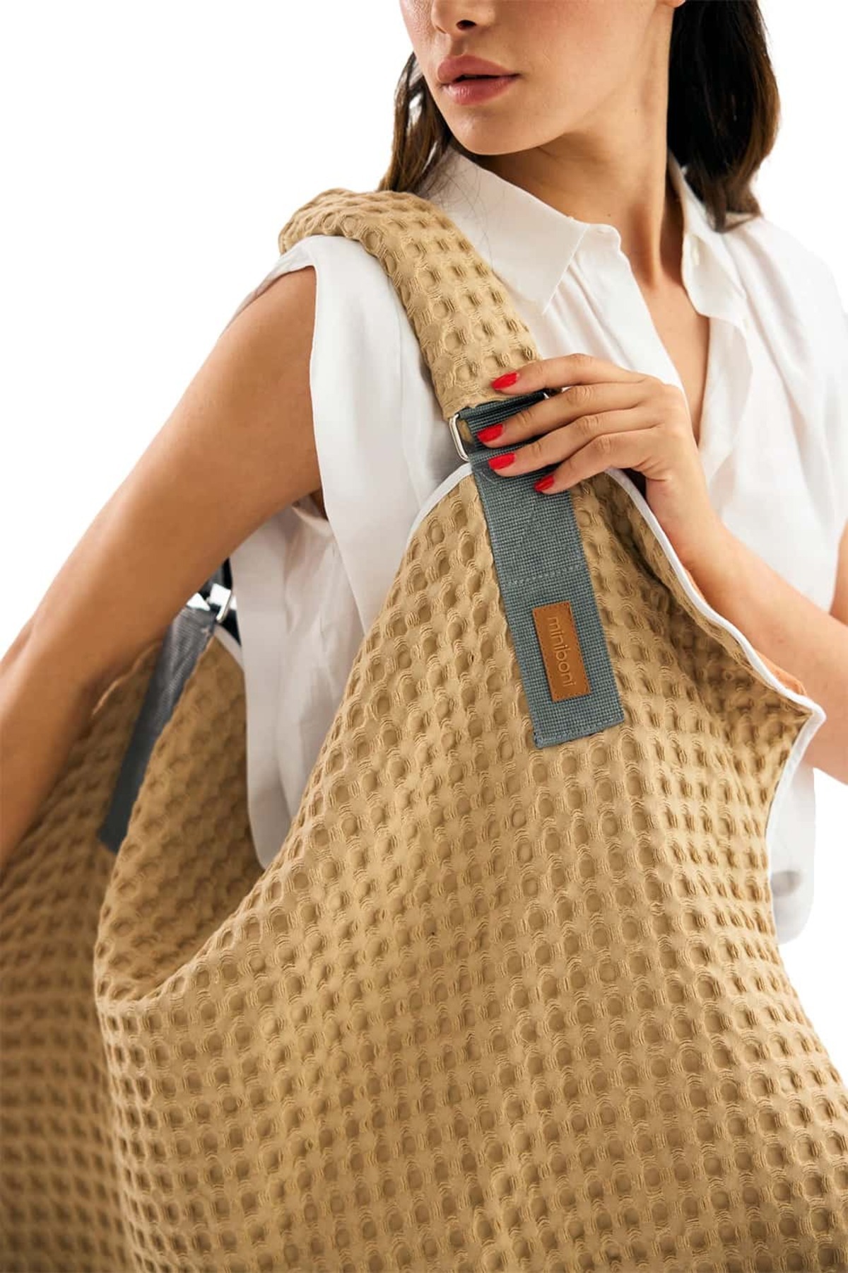 miniboni Mininest Bebek Taşıyıcı – Güvenli, Rahat ve Taşınabilir Uyku Alanı fotoğrafı 2 (önizleme)