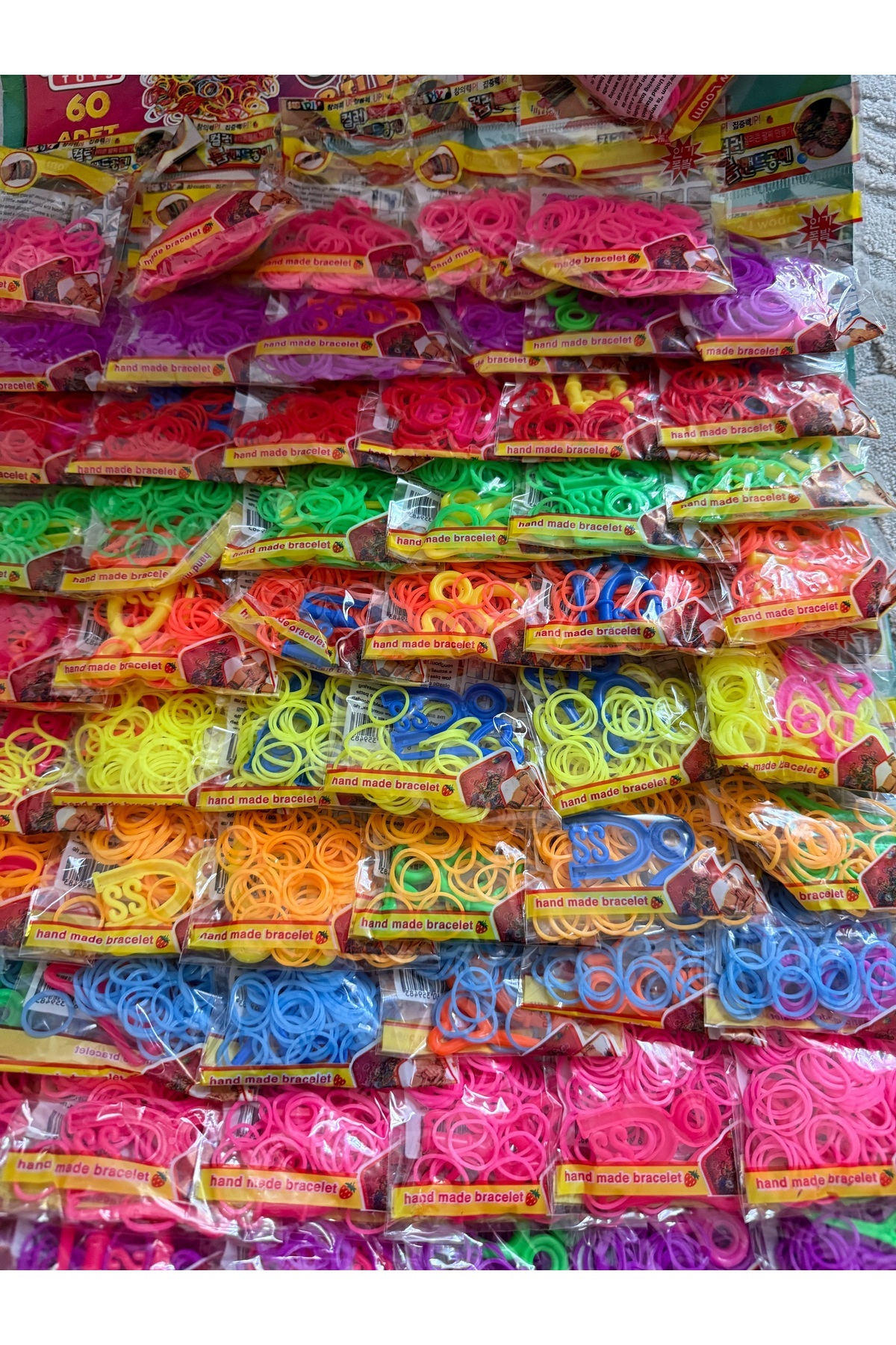 SÜSLÜTASARIM oyuncak(bileklik yapımı)