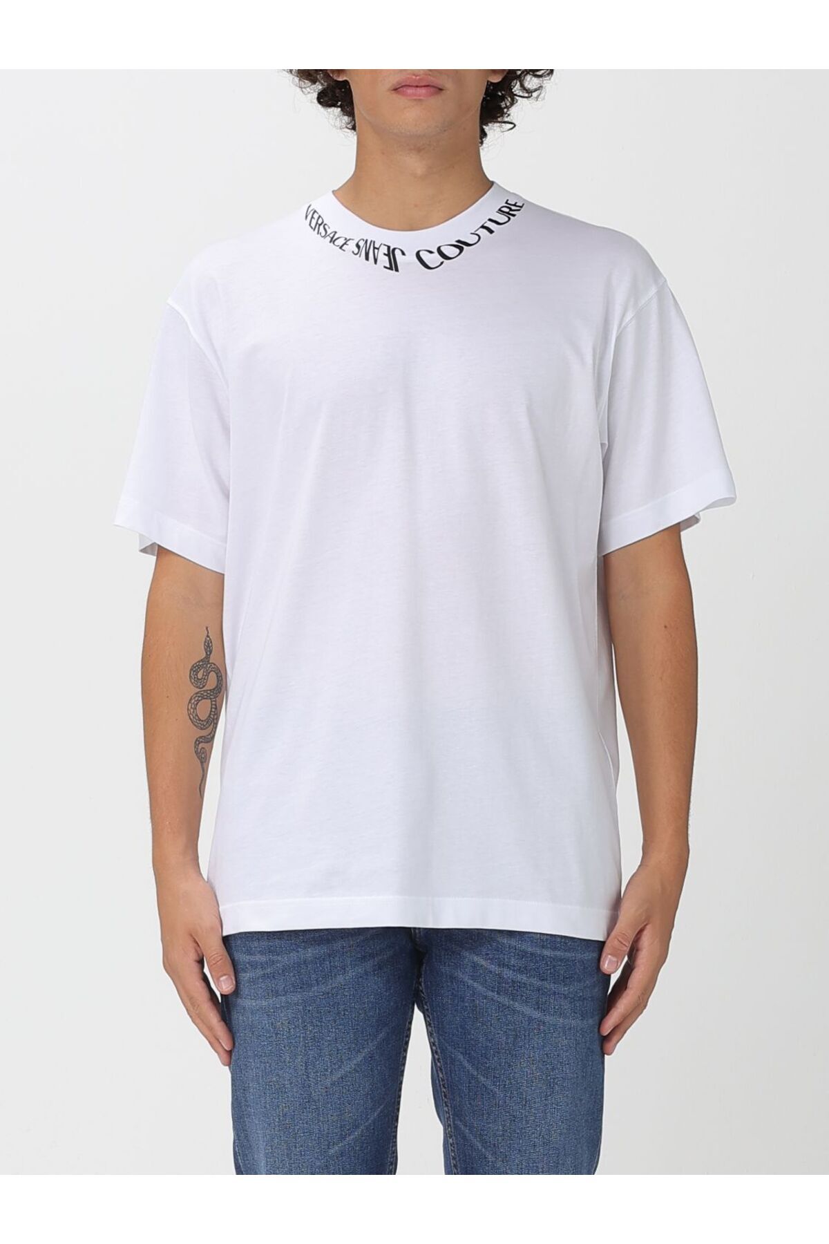 ورساچه تی‌شرت مردانه طرح معمولی سفید نخی با جزئیات لوگو روی یقه 79GAHP03CJ01P-003