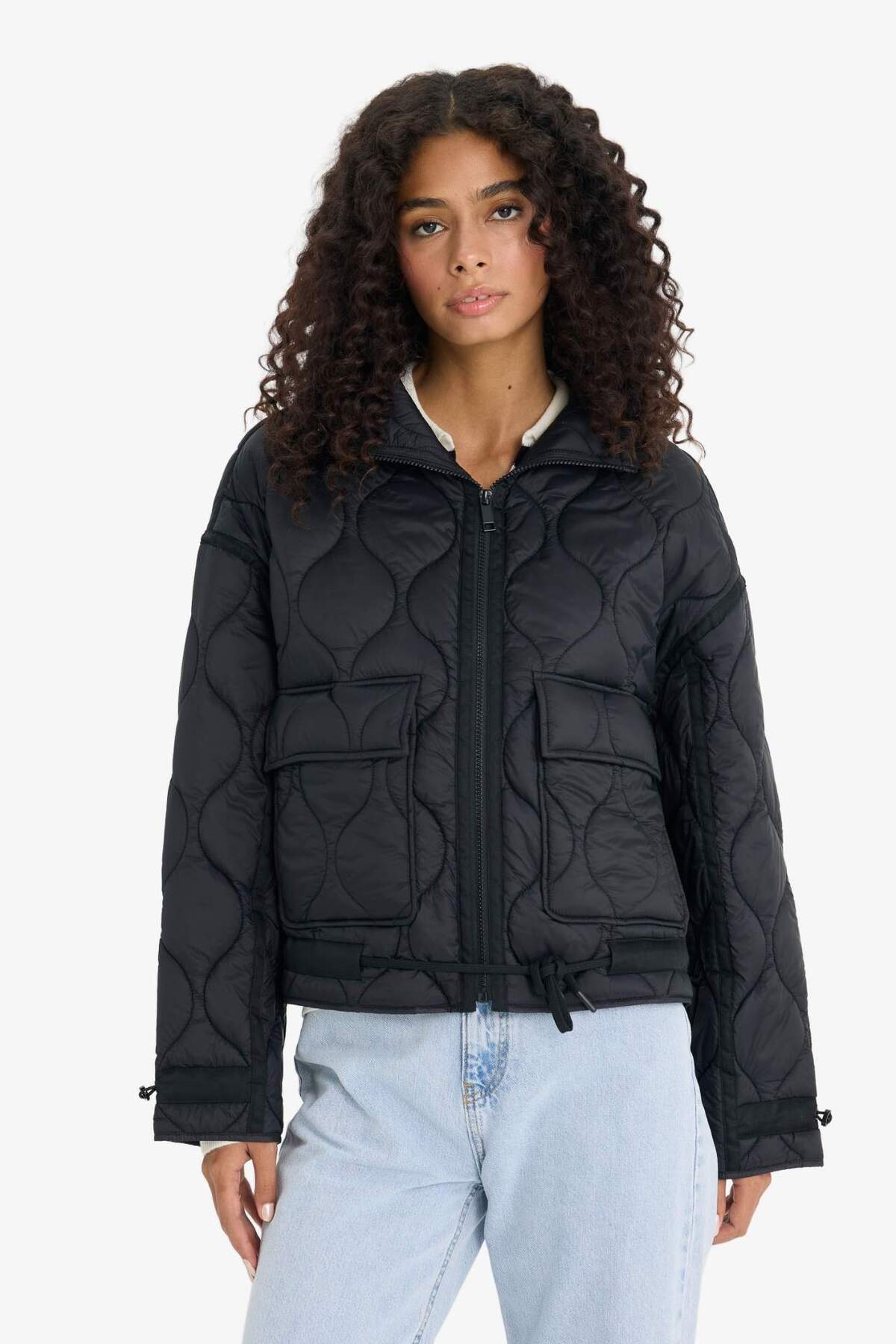 Defacto  Su Geçirmez Regular Fit Fermuarlı Kapitoneli Siyah Kadın Mont E8674AX/BK27 - Görsel 4