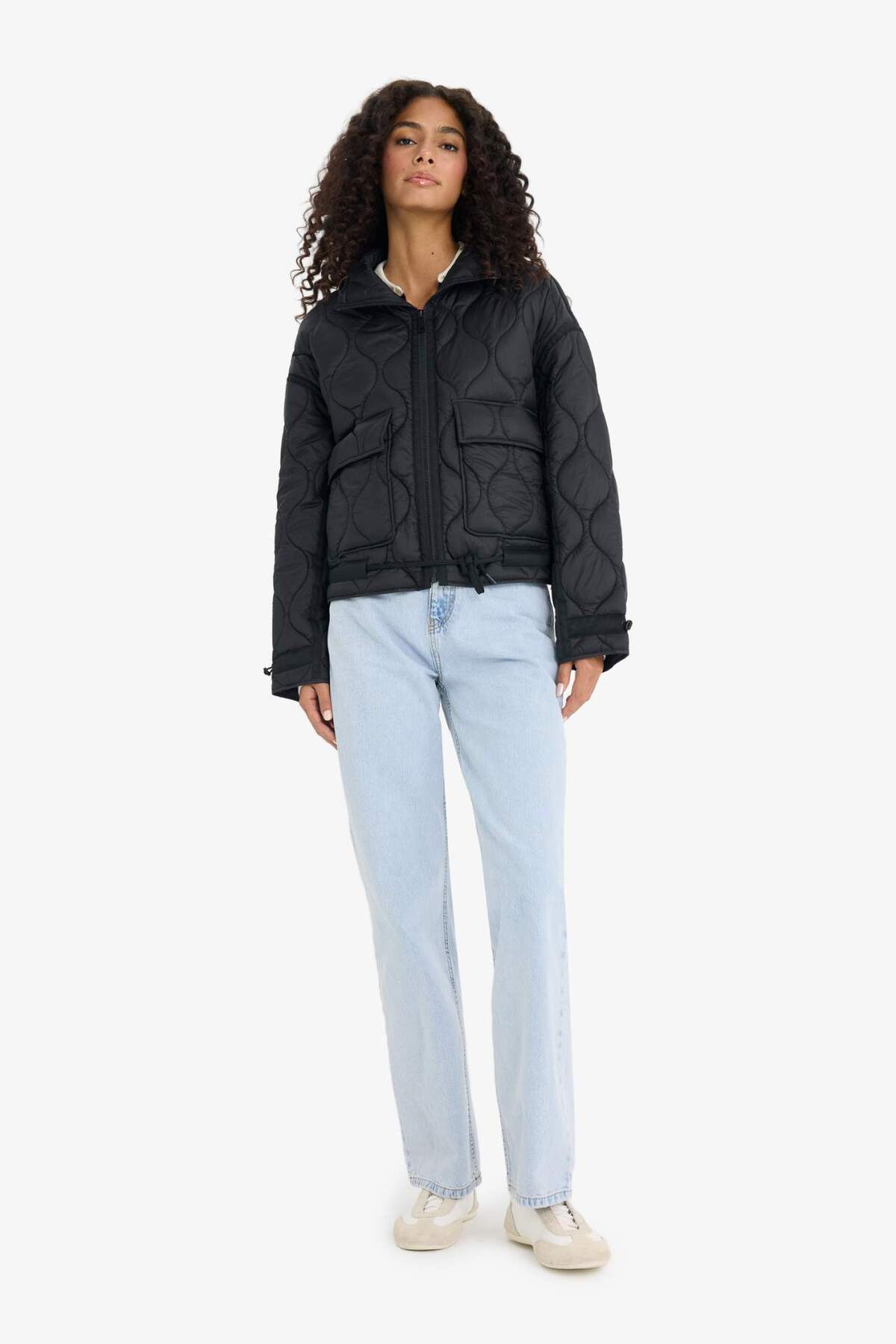 Defacto  Su Geçirmez Regular Fit Fermuarlı Kapitoneli Siyah Kadın Mont E8674AX/BK27 - Görsel 3