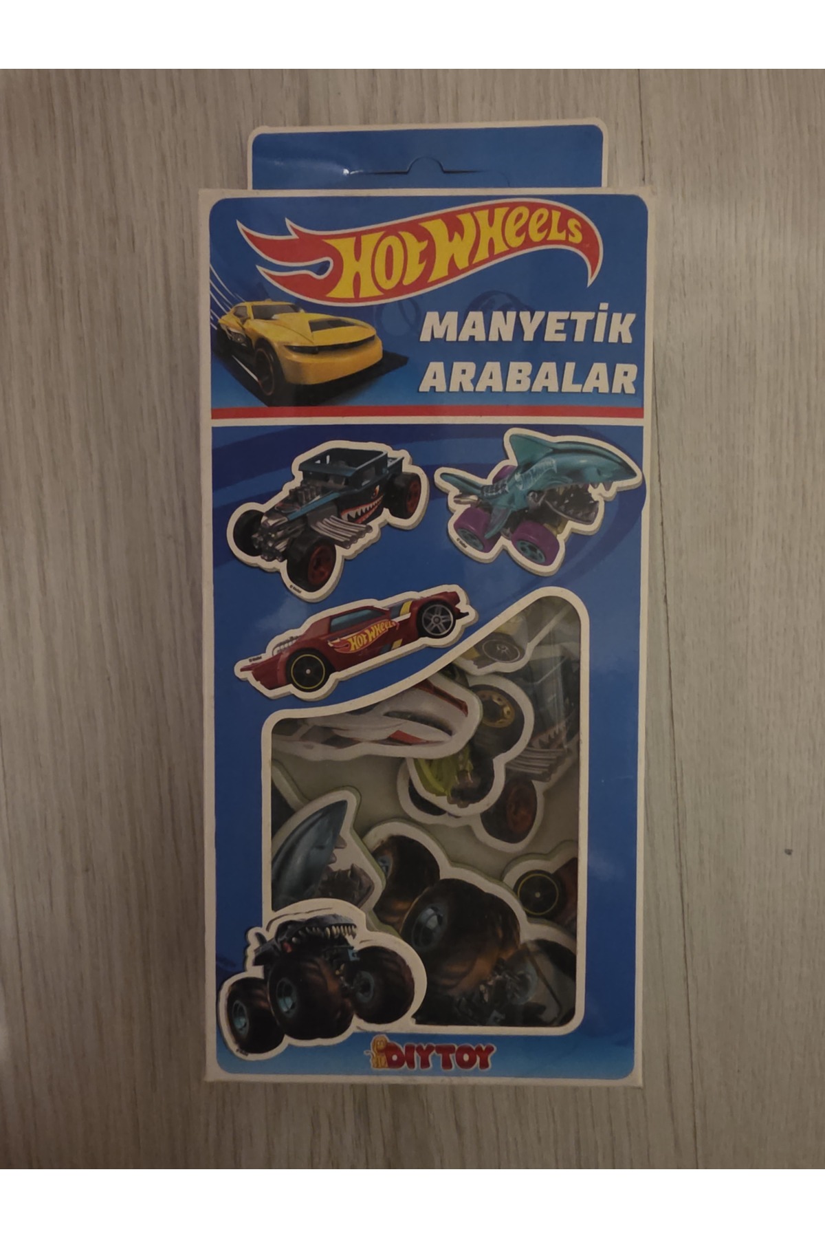 الفبای مغناطیسی ۶۶ تکه و ماشین‌های مغناطیسی هات‌ویلز ۲۲ تکه