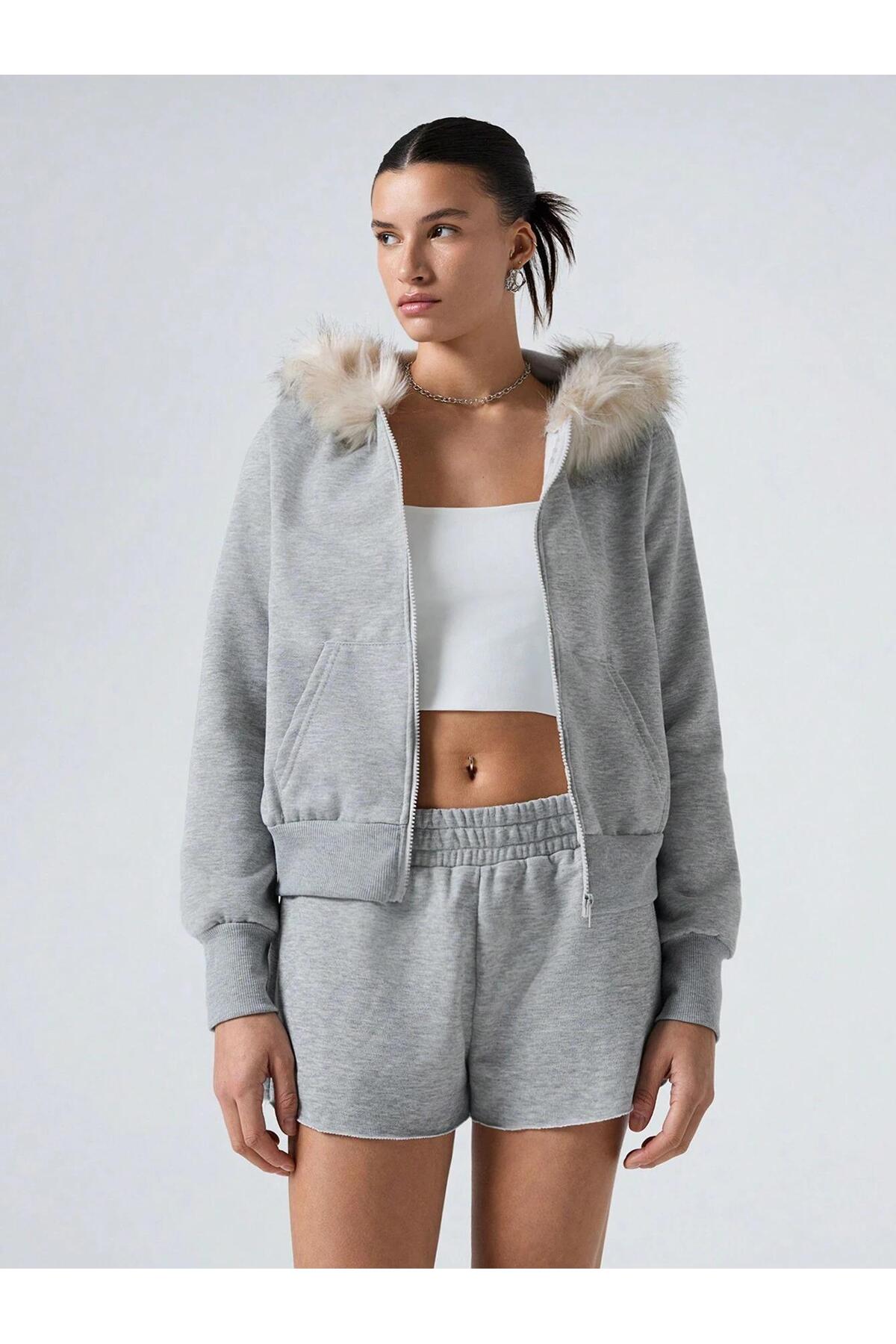 Afri  Kadın Gri Fermuarlı Kapüşonlu Sweatshirt – Kürklü Kapüşon, Cepli, Rahat Kalıp - Görsel 3