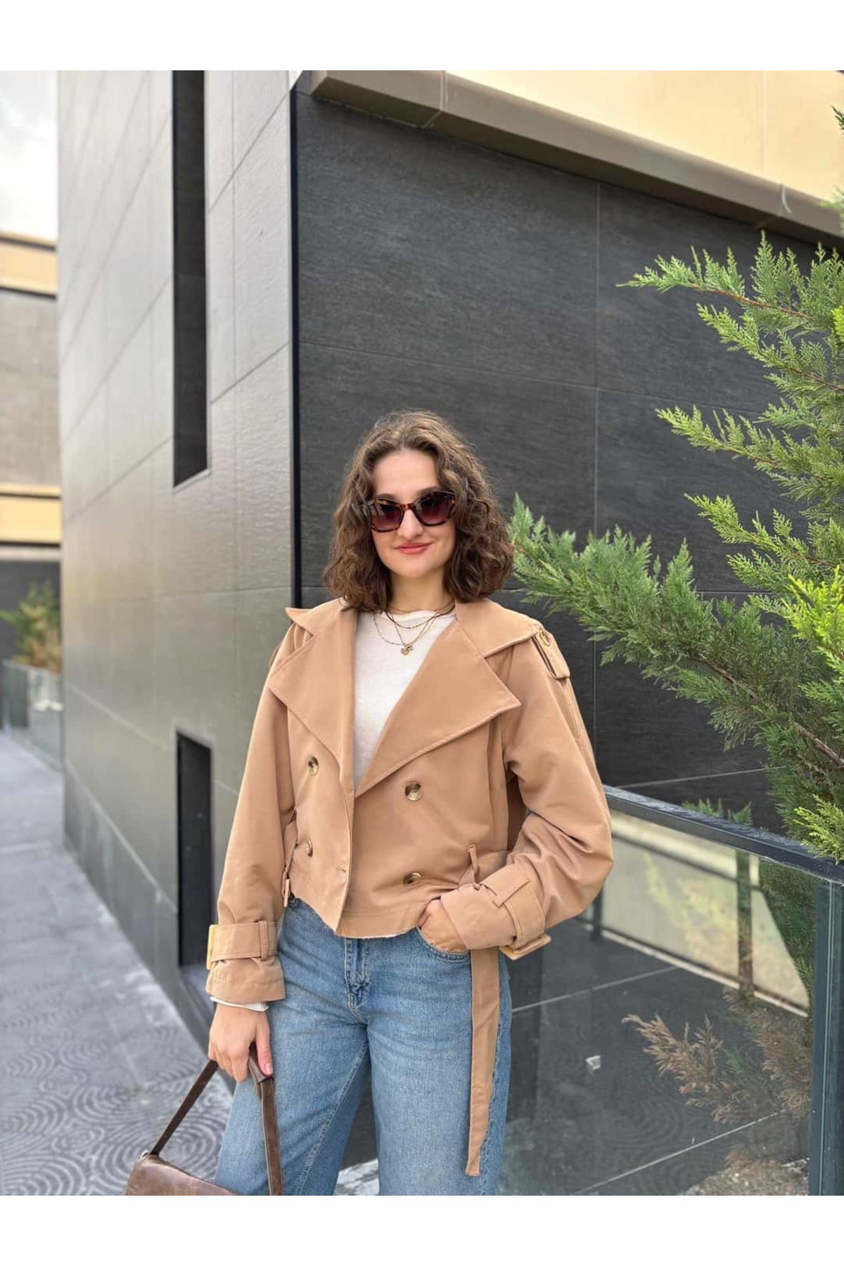 Kuşaklı Kruvaze Kısa Trençkot