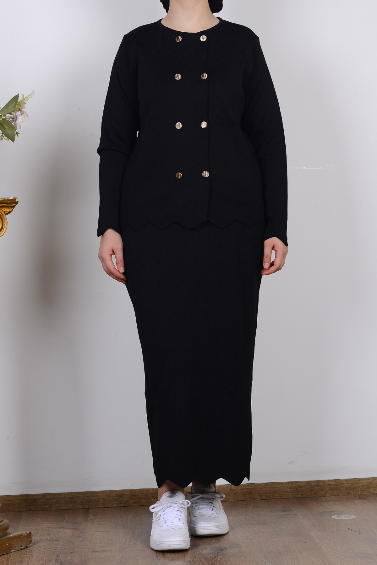 کت و شلوار دامن بافتنی یقه گرد زنانه مشکی دکمه دار مدل 25YTD6118 Armine